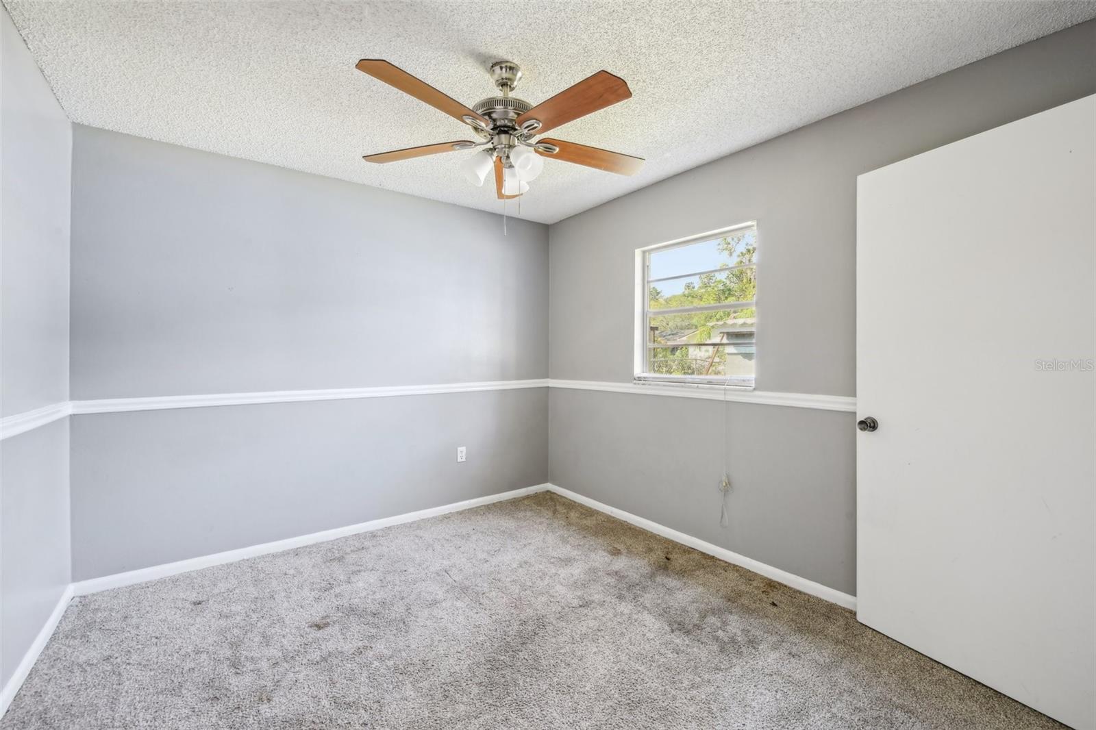 1011 PINE TREE DR, EUSTIS, FL, 32726