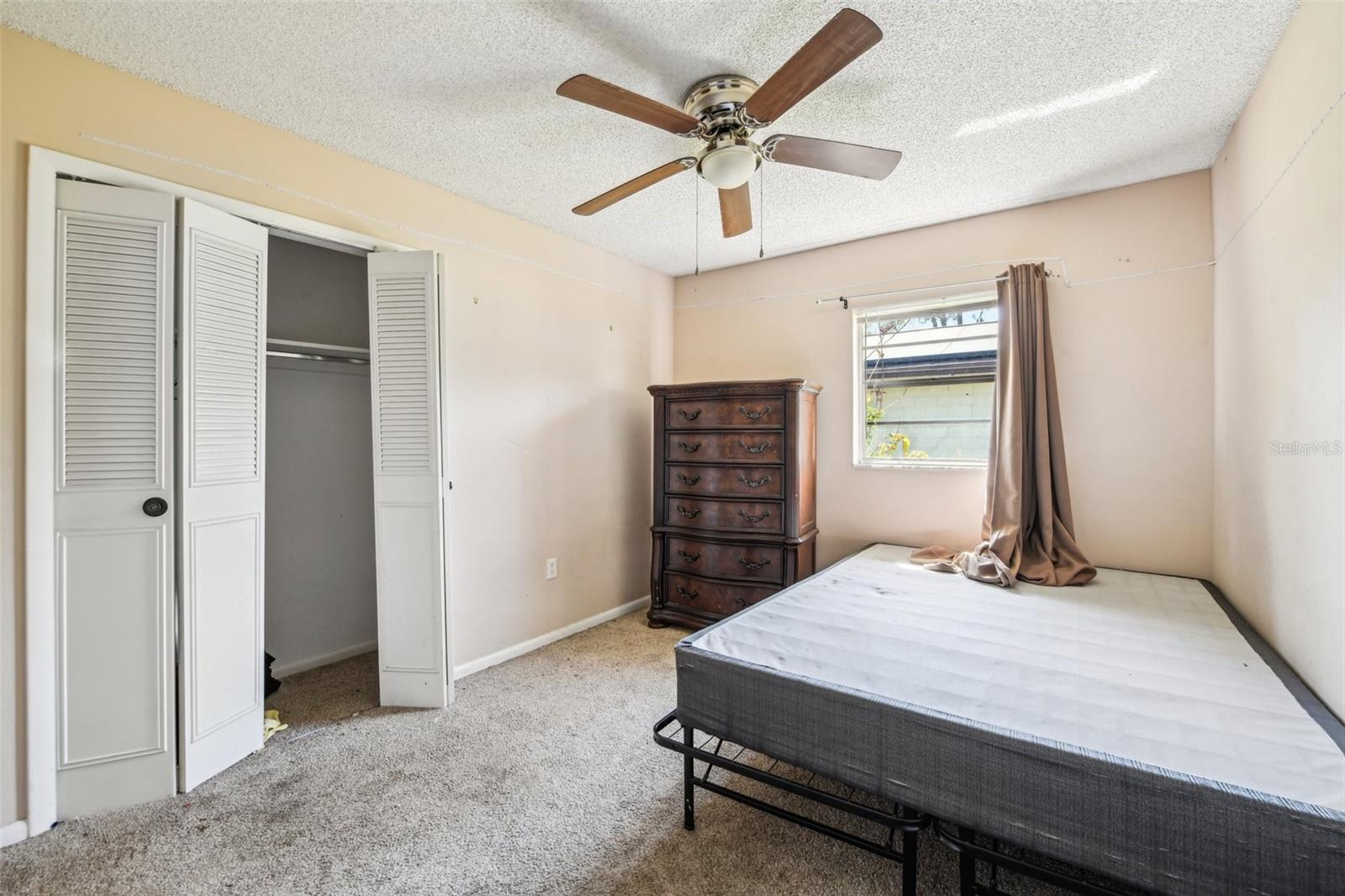 1011 PINE TREE DR, EUSTIS, FL, 32726
