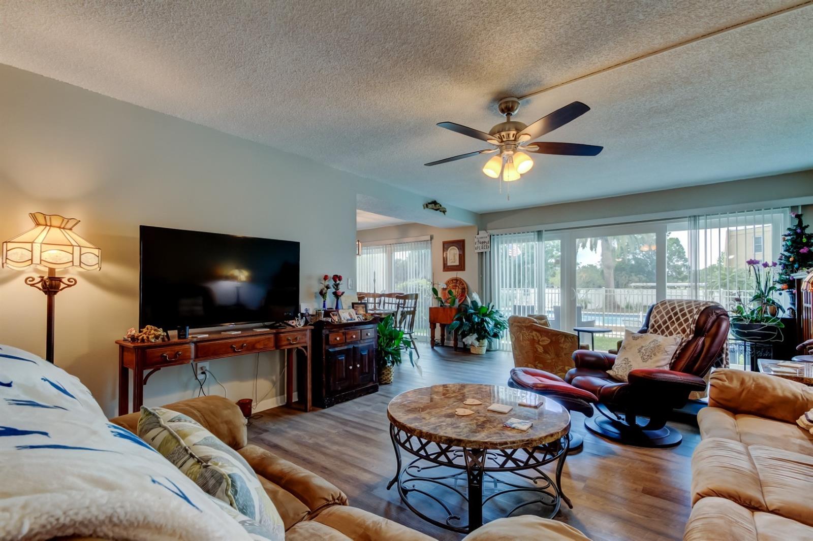 225 COUNTRY CLUB DR #1104, LARGO, FL, 33771