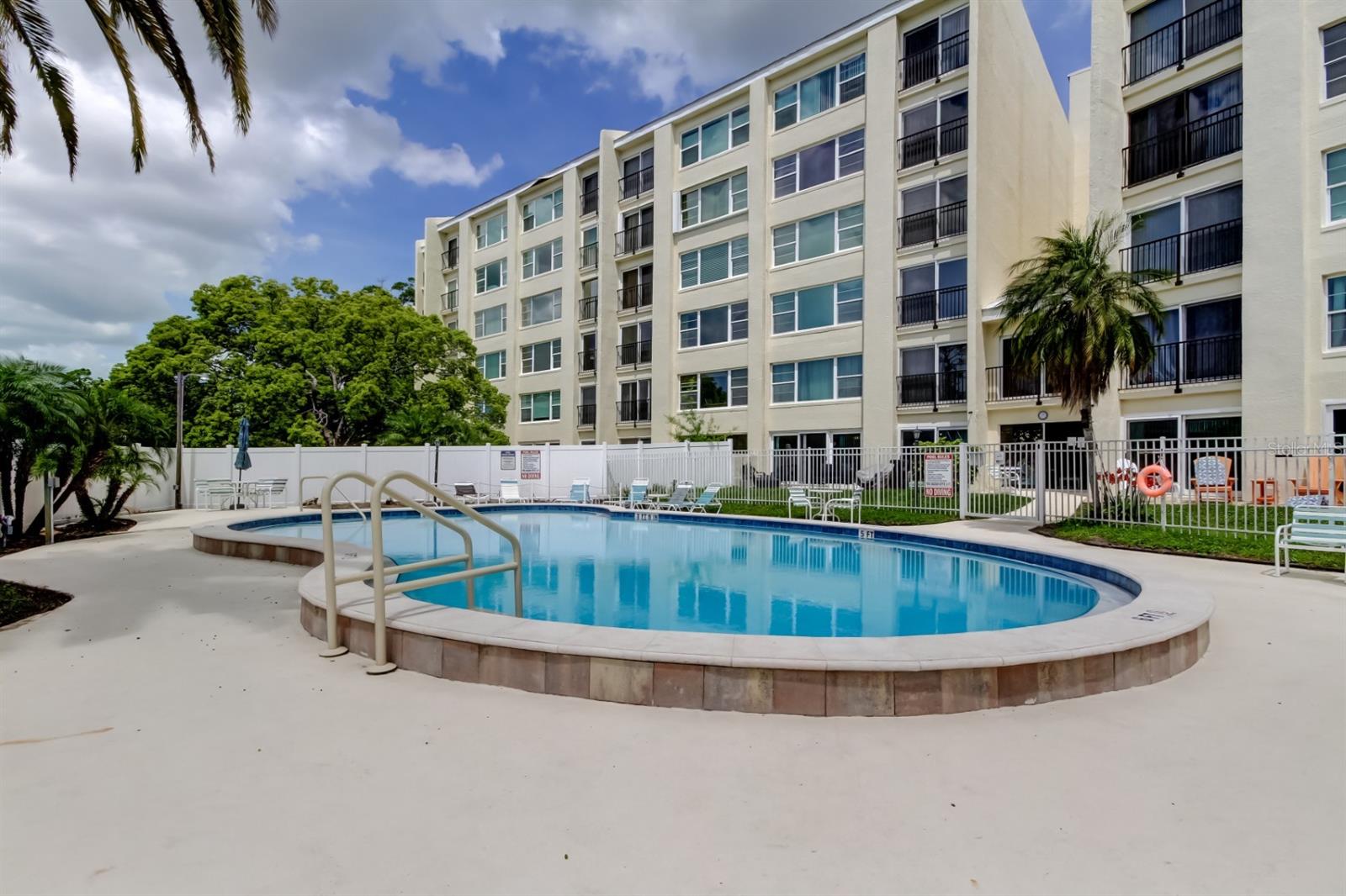225 COUNTRY CLUB DR #1104, LARGO, FL, 33771