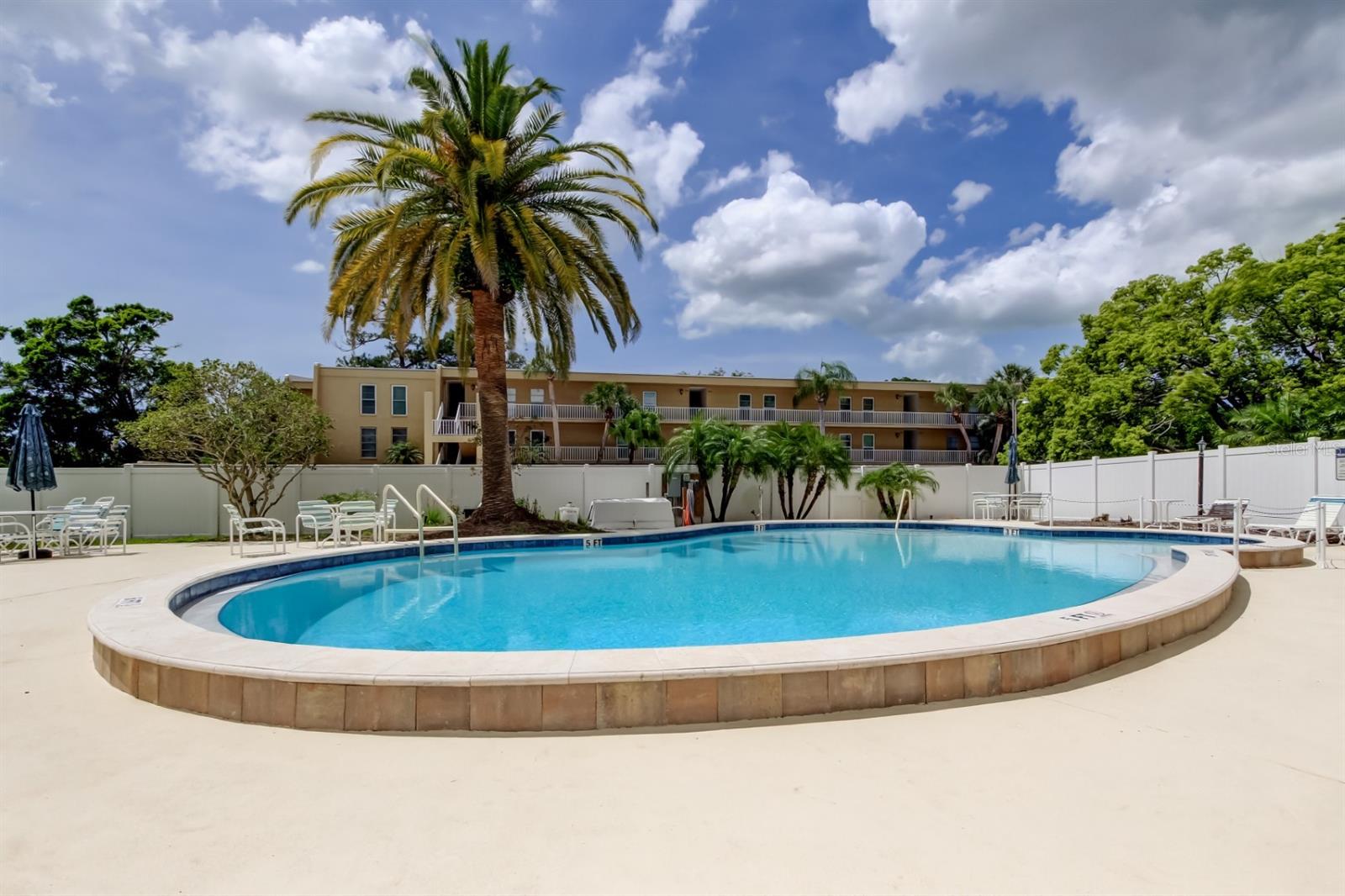 225 COUNTRY CLUB DR #1104, LARGO, FL, 33771