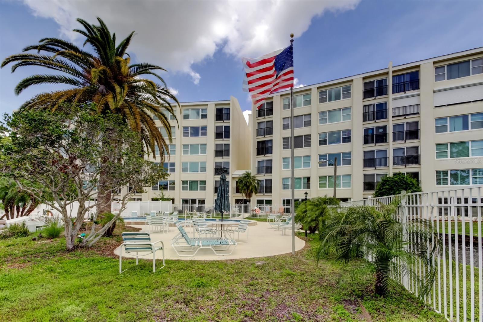 225 COUNTRY CLUB DR #1104, LARGO, FL, 33771