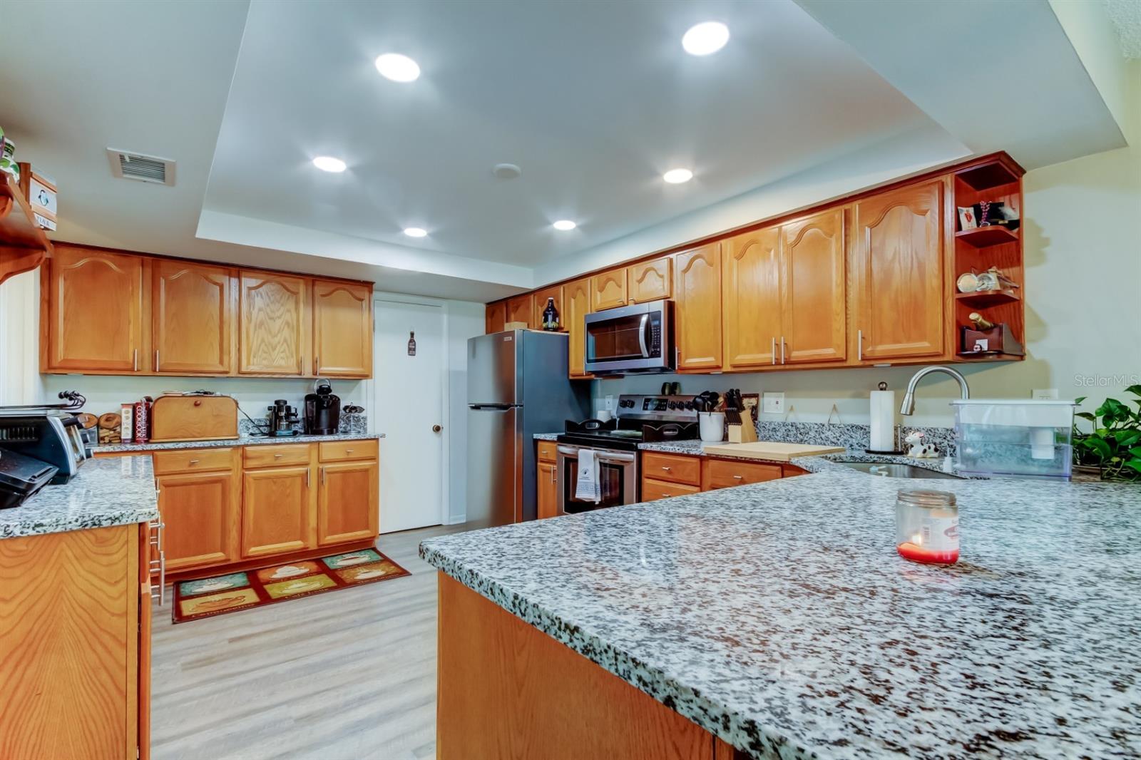 225 COUNTRY CLUB DR #1104, LARGO, FL, 33771
