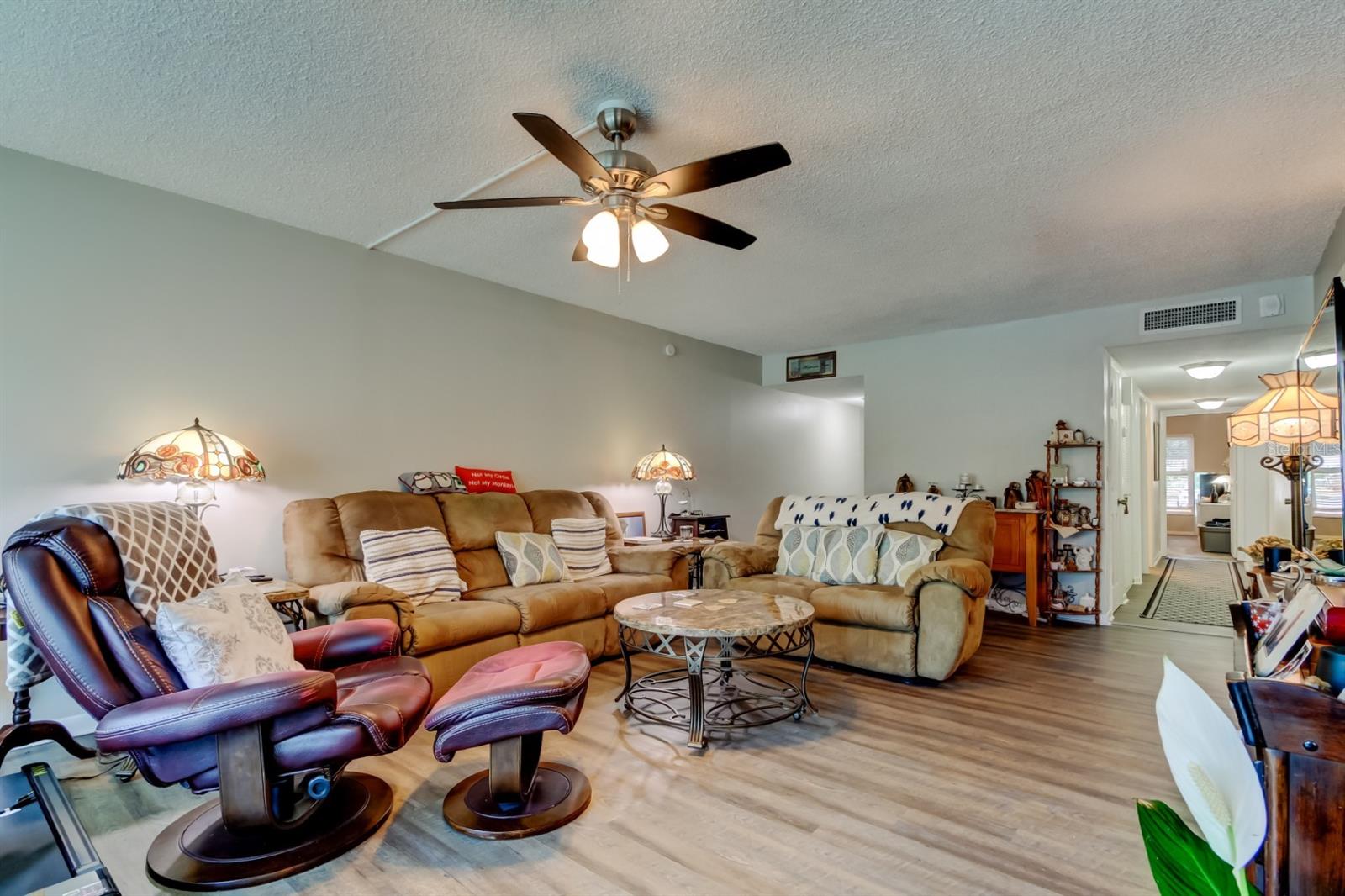 225 COUNTRY CLUB DR #1104, LARGO, FL, 33771