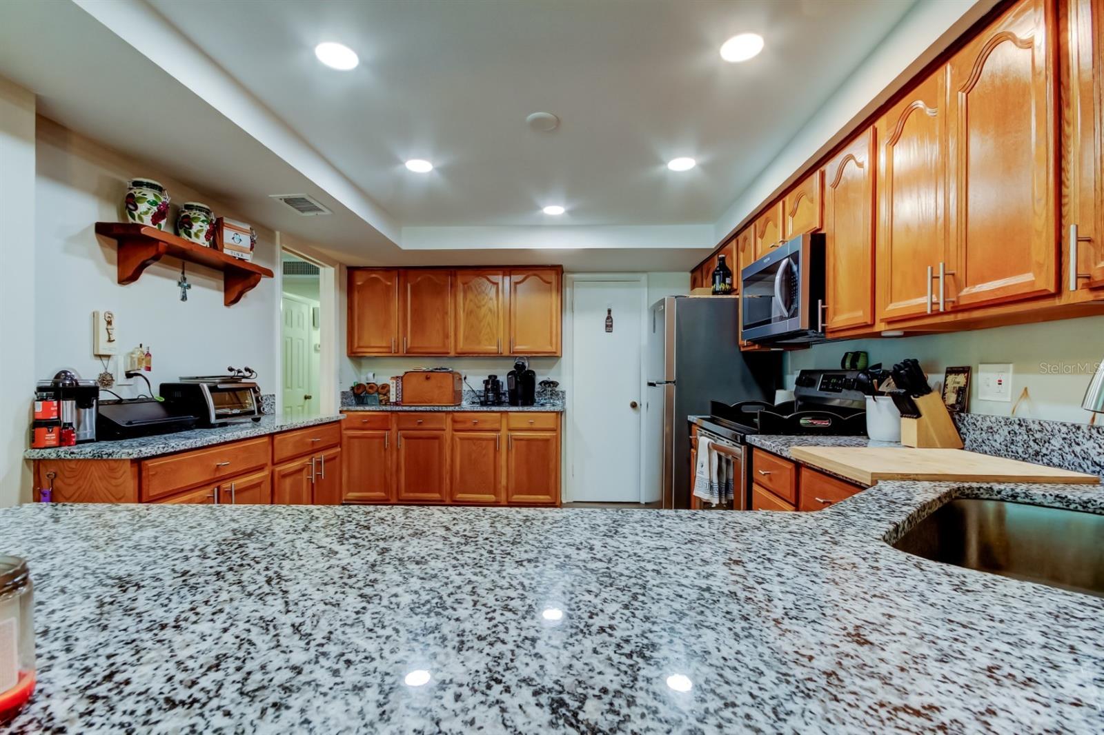 225 COUNTRY CLUB DR #1104, LARGO, FL, 33771