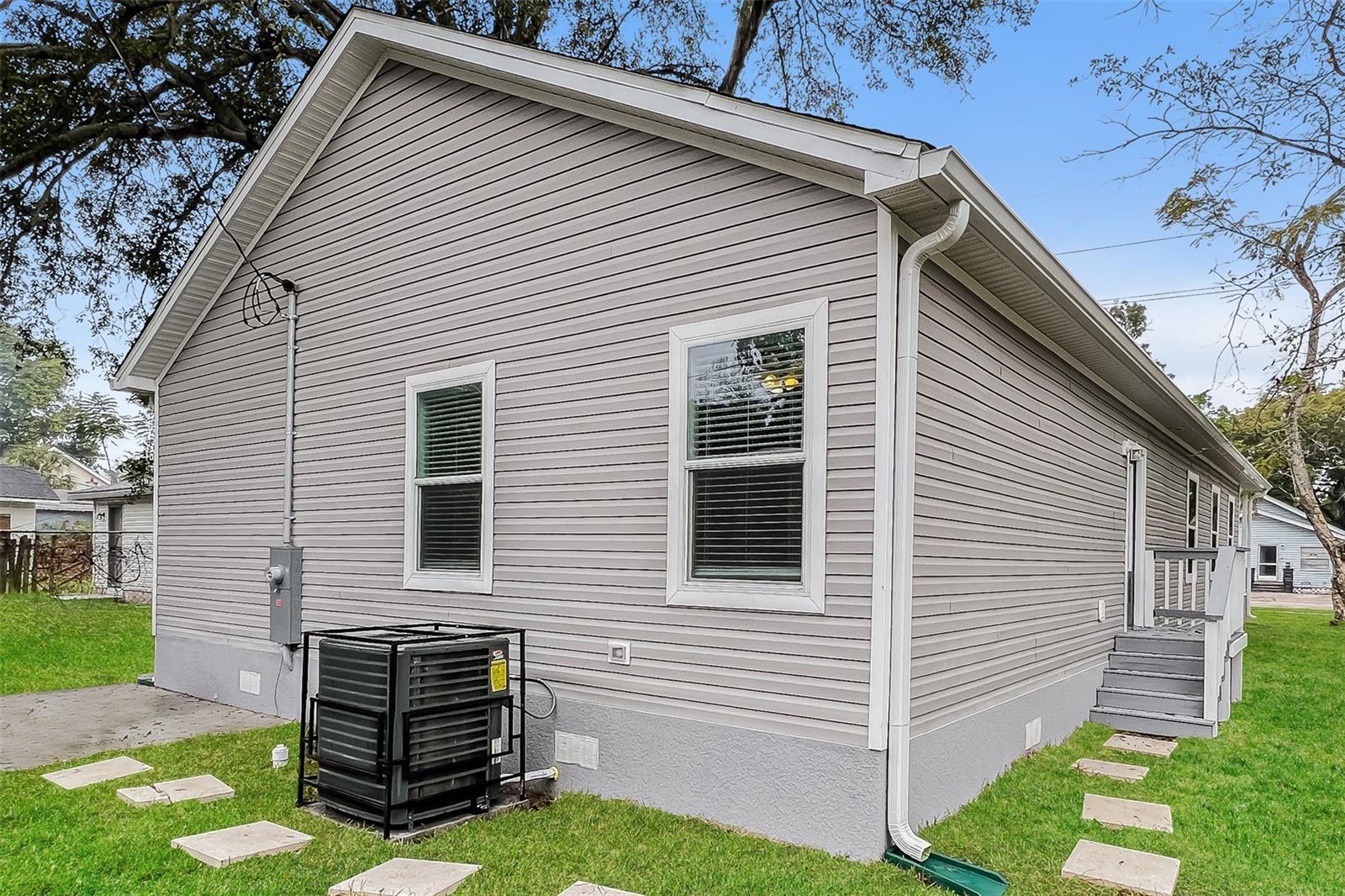 1024 MELROSE S, ST PETERSBURG, FL, 33705