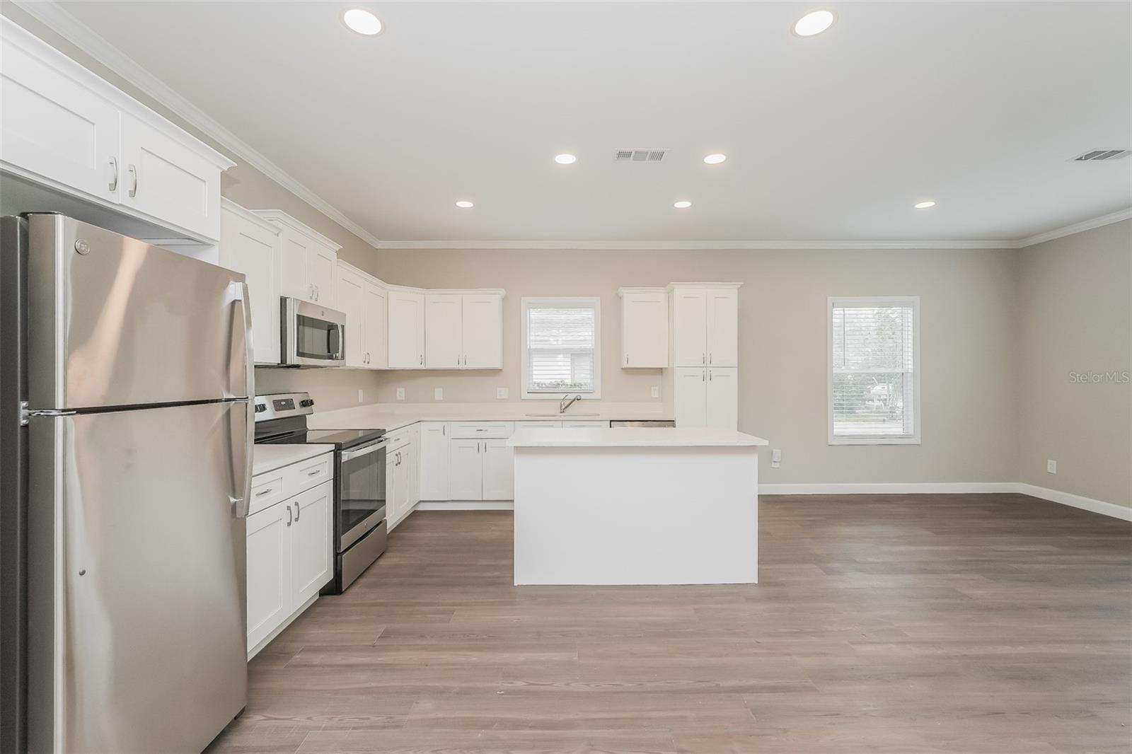 1024 MELROSE S, ST PETERSBURG, FL, 33705