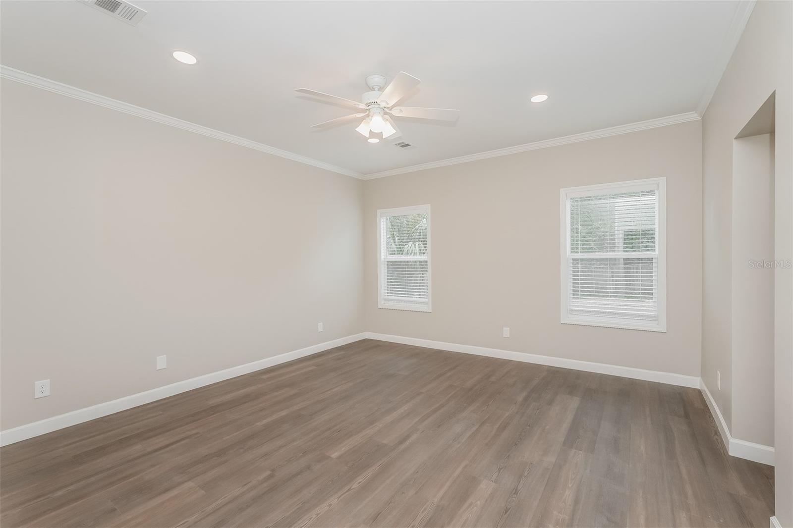 1024 MELROSE S, ST PETERSBURG, FL, 33705