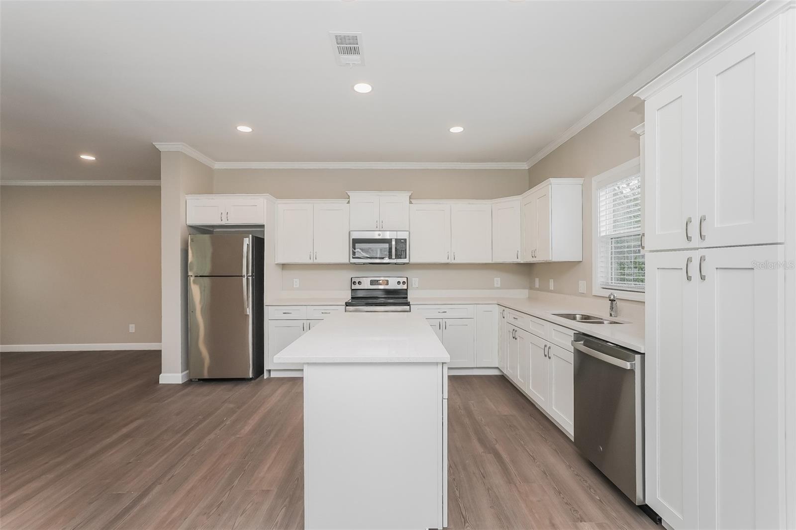 1024 MELROSE S, ST PETERSBURG, FL, 33705