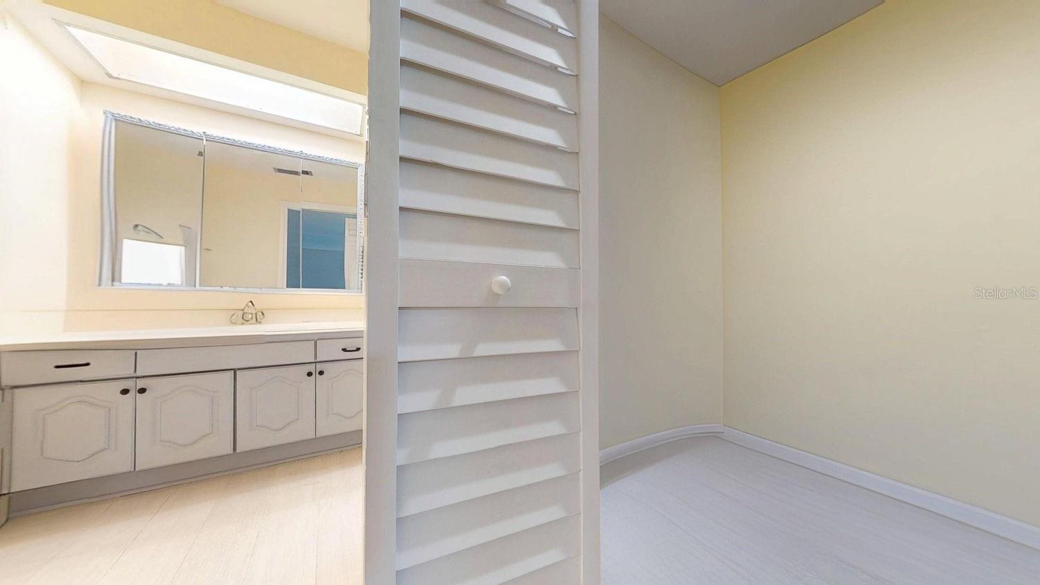 1876 OAK FOREST DR E, CLEARWATER, FL, 33759