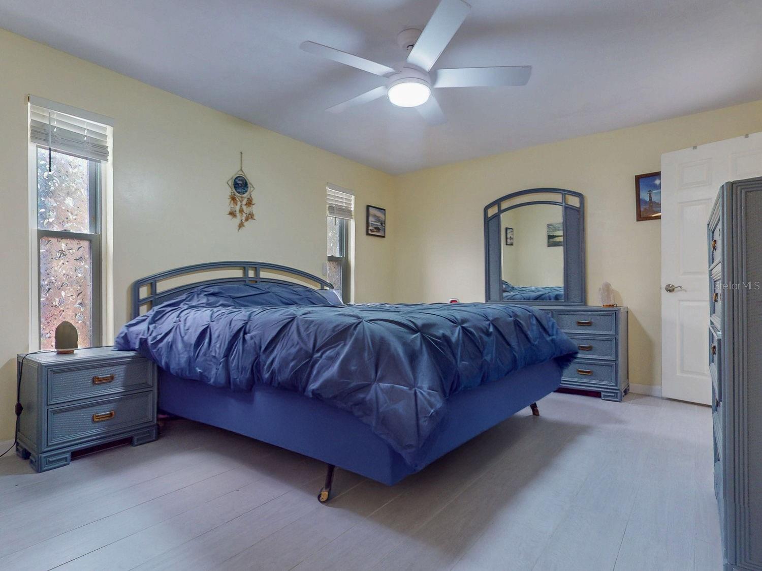 1876 OAK FOREST DR E, CLEARWATER, FL, 33759