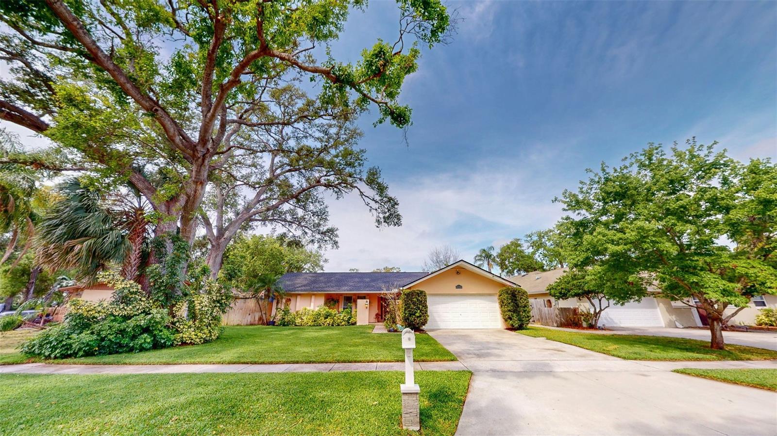 1876 OAK FOREST DR E, CLEARWATER, FL, 33759