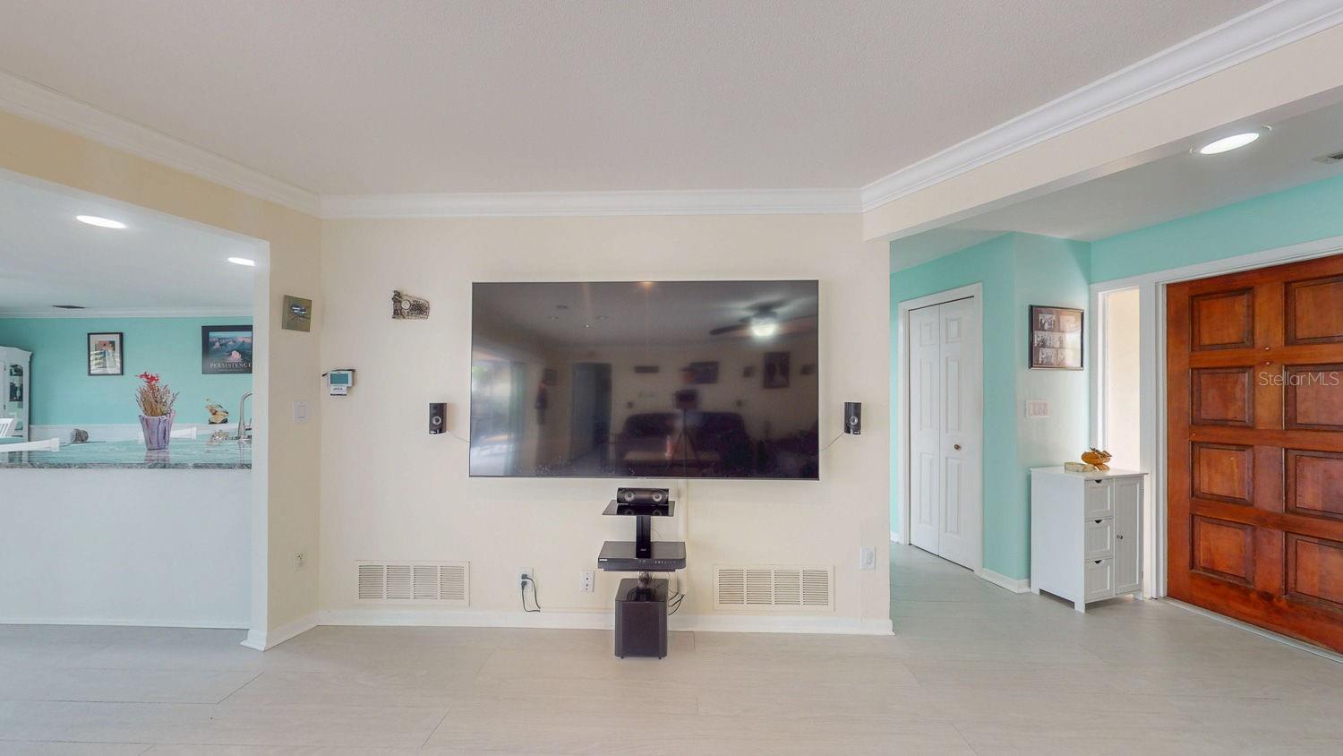1876 OAK FOREST DR E, CLEARWATER, FL, 33759