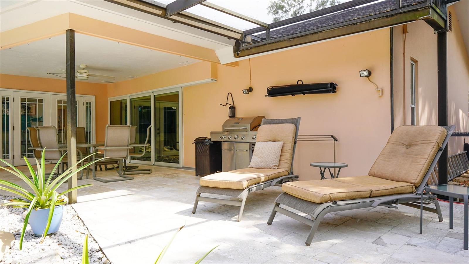 1876 OAK FOREST DR E, CLEARWATER, FL, 33759