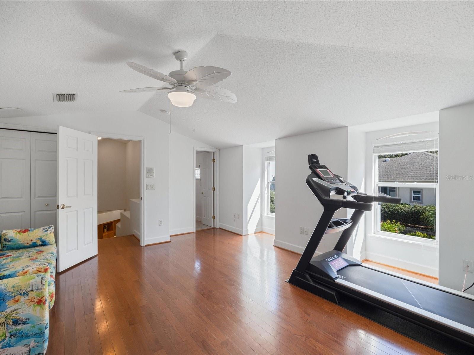 223 HIGHLAND WOODS DR, SAFETY HARBOR, FL, 34695