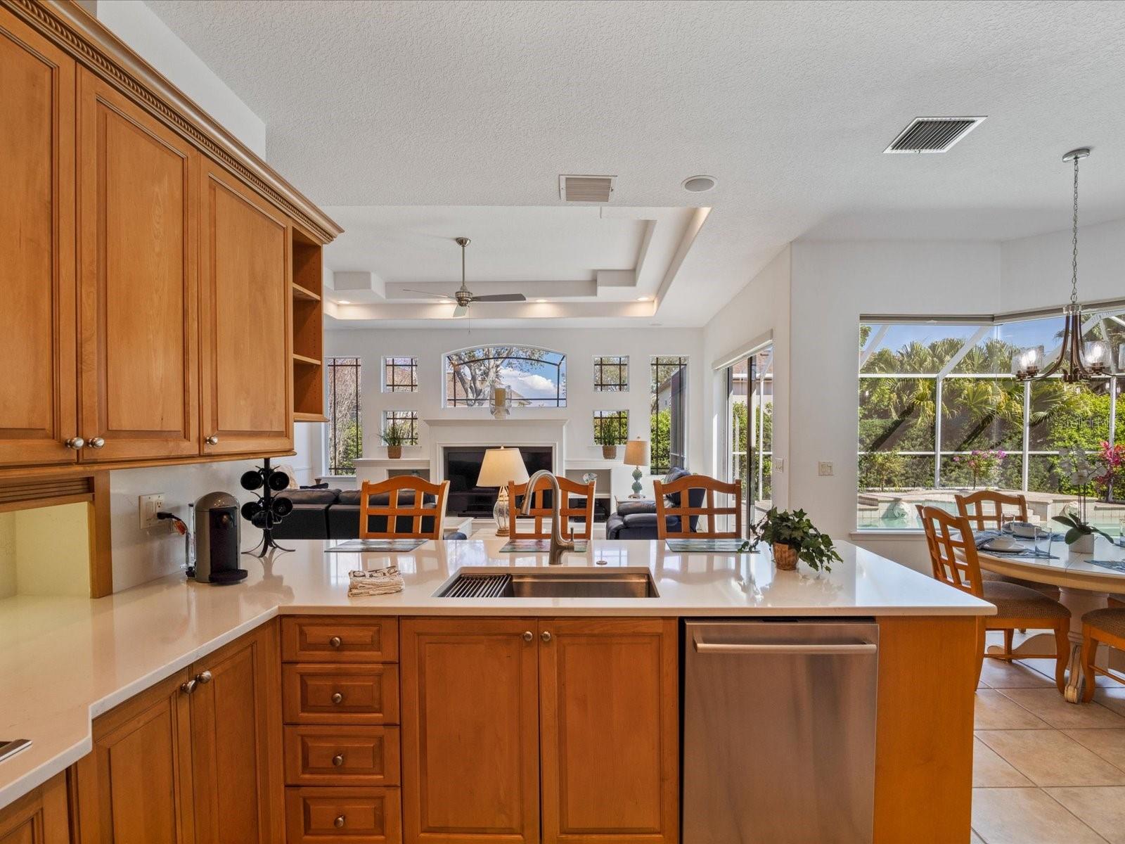 223 HIGHLAND WOODS DR, SAFETY HARBOR, FL, 34695