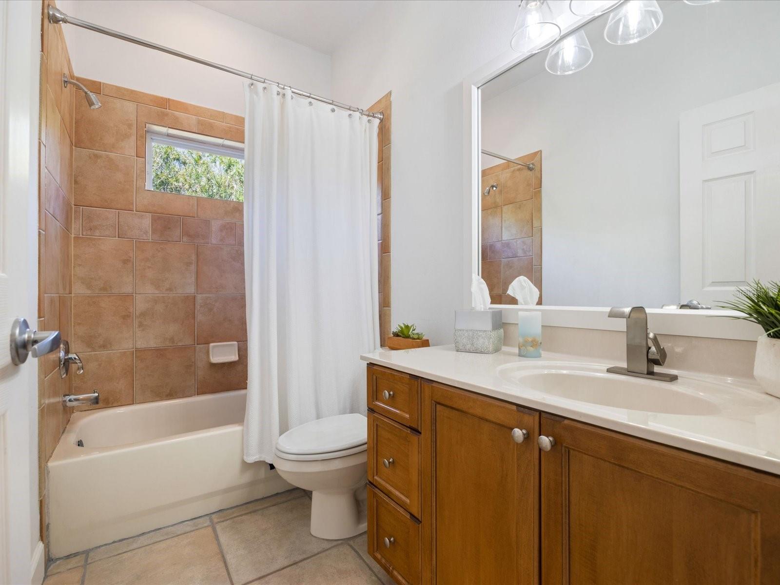 223 HIGHLAND WOODS DR, SAFETY HARBOR, FL, 34695