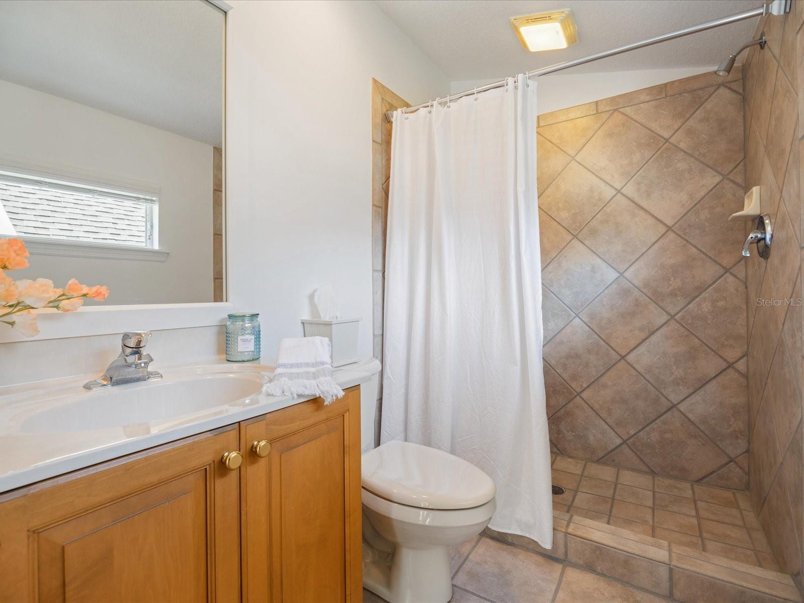 223 HIGHLAND WOODS DR, SAFETY HARBOR, FL, 34695