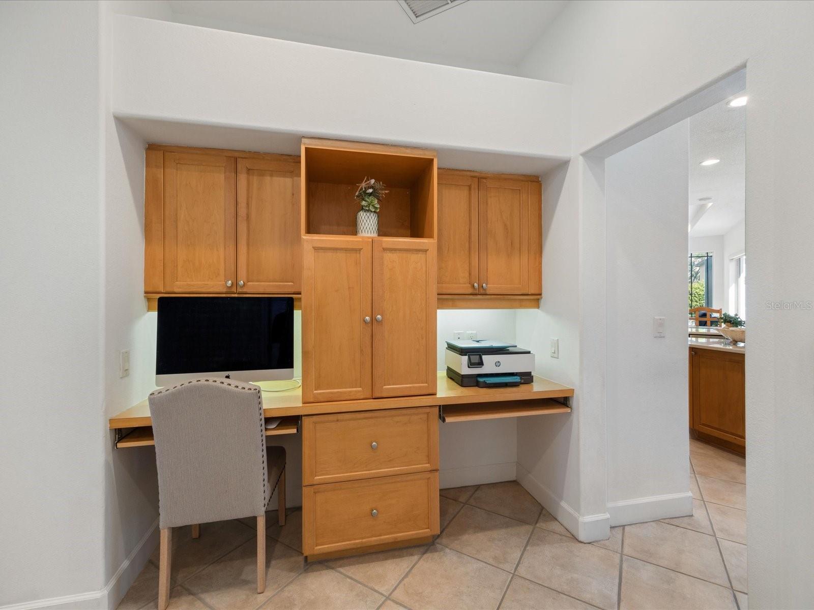 223 HIGHLAND WOODS DR, SAFETY HARBOR, FL, 34695