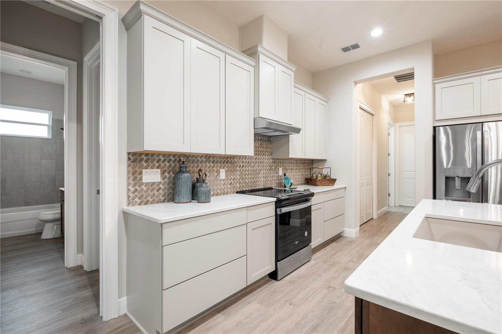 4049 PINNACLE PL, LADY LAKE, FL, 32159