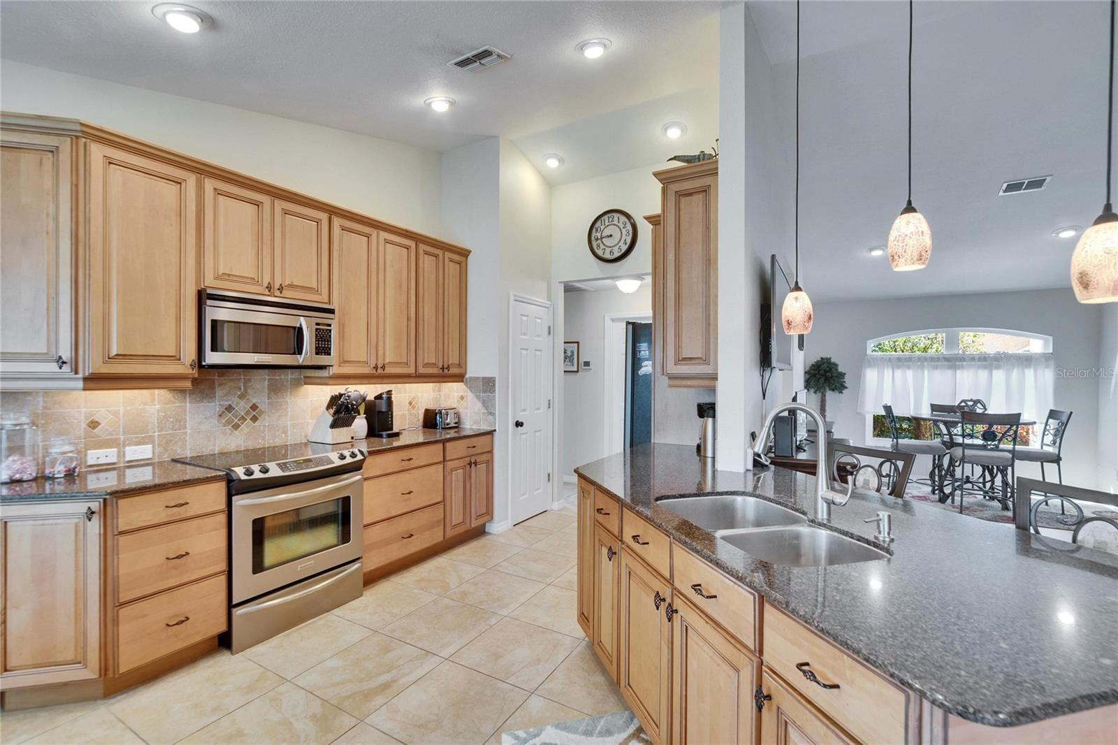 2336 W DEL WEBB BLVD, SUN CITY CENTER, FL, 33573