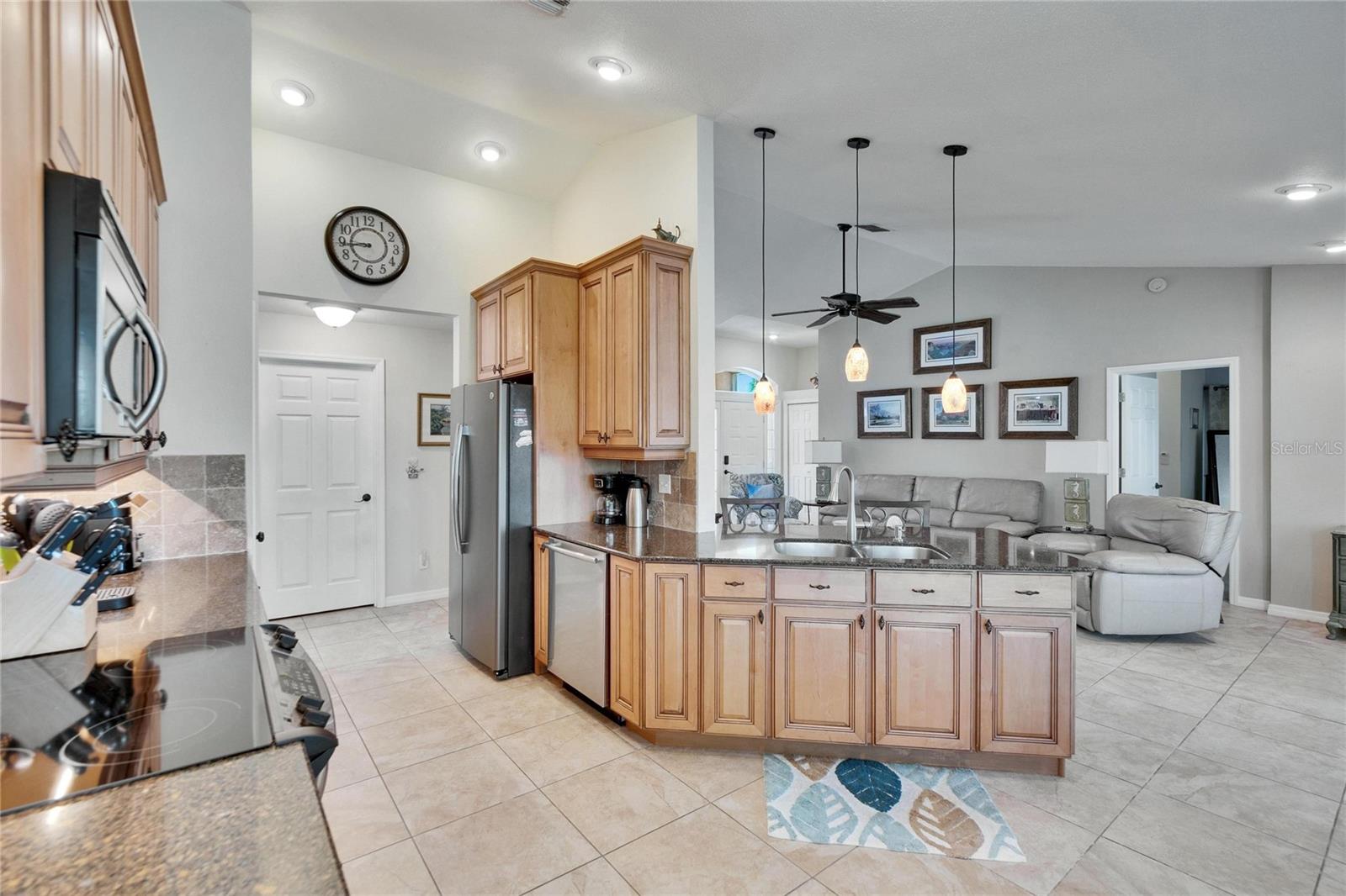 2336 W DEL WEBB BLVD, SUN CITY CENTER, FL, 33573