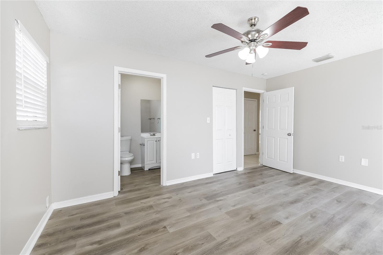 975 DERBYSHIRE DR, KISSIMMEE, FL, 34758