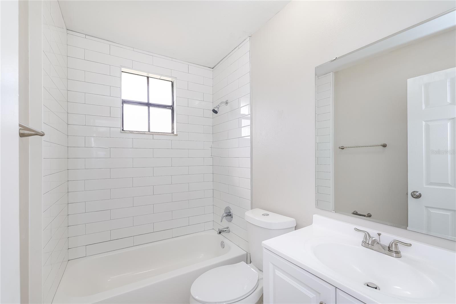 975 DERBYSHIRE DR, KISSIMMEE, FL, 34758