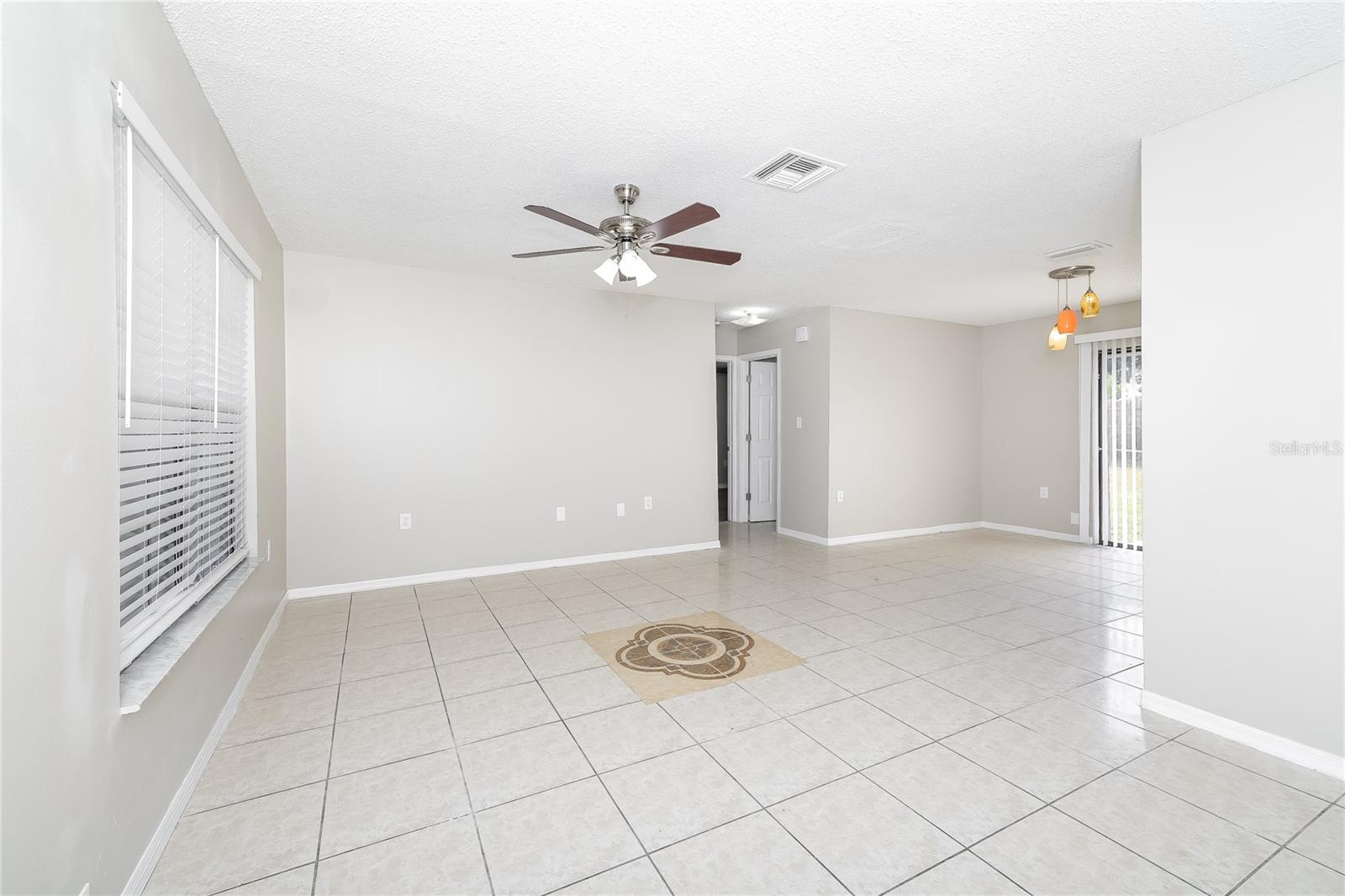 975 DERBYSHIRE DR, KISSIMMEE, FL, 34758