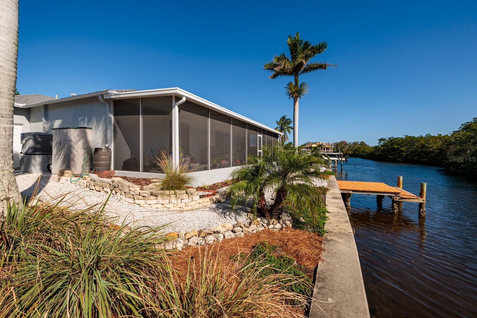 9409 SUN ISLE DR NE, ST PETERSBURG, FL, 33702