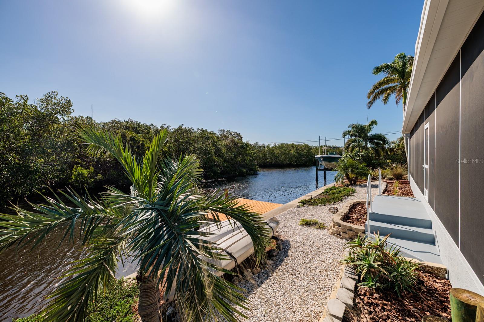 9409 SUN ISLE DR NE, ST PETERSBURG, FL, 33702