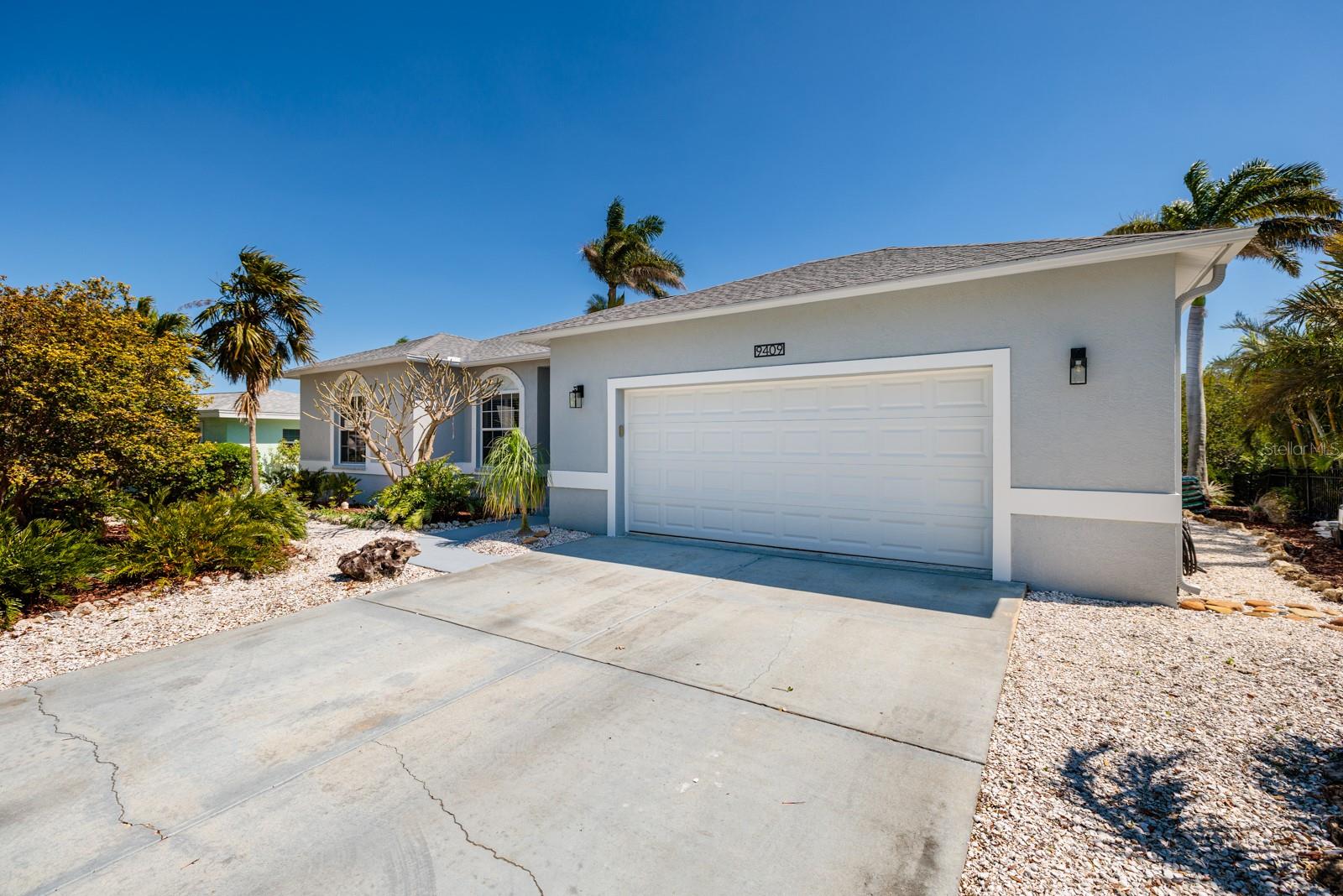 9409 SUN ISLE DR NE, ST PETERSBURG, FL, 33702