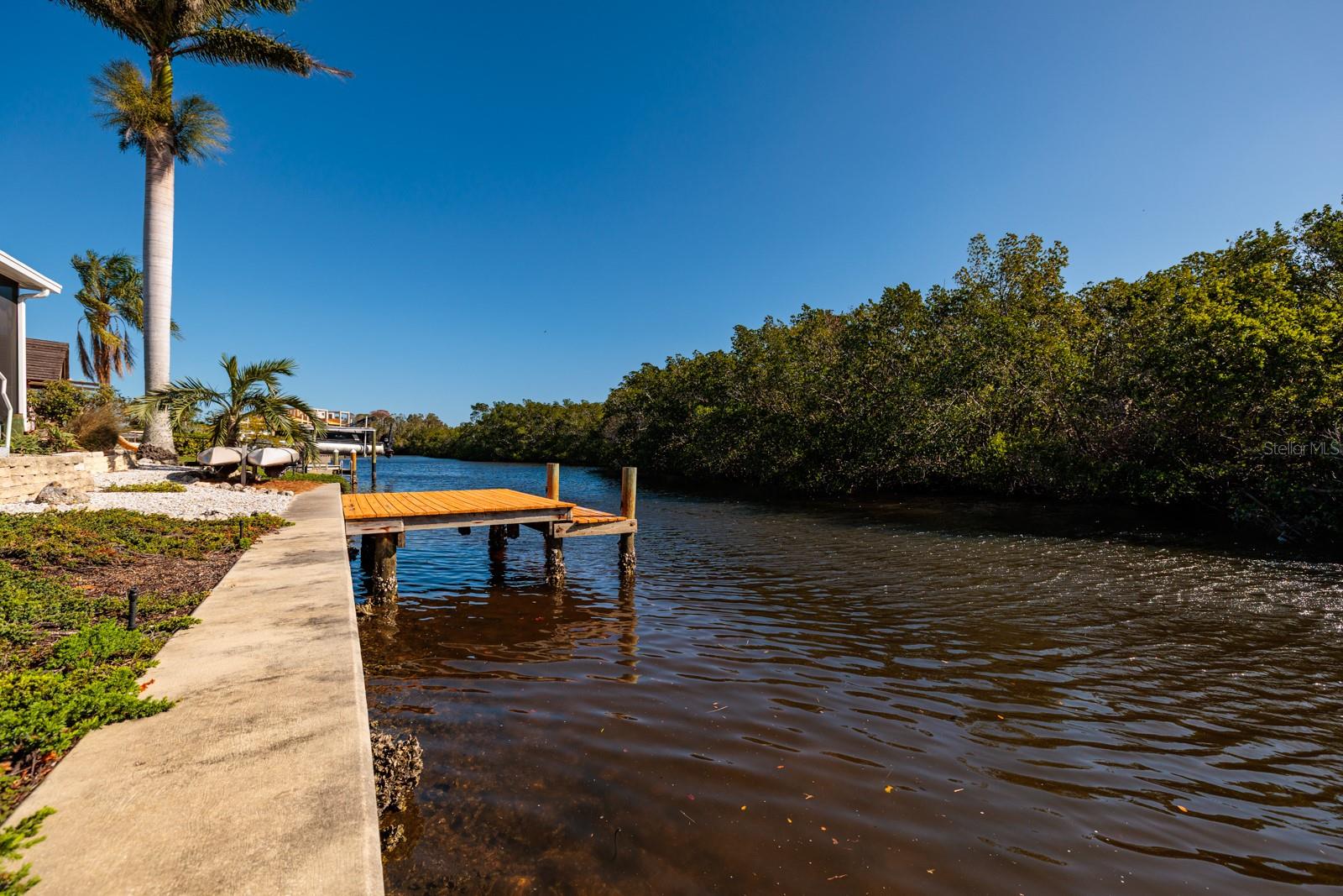 9409 SUN ISLE DR NE, ST PETERSBURG, FL, 33702