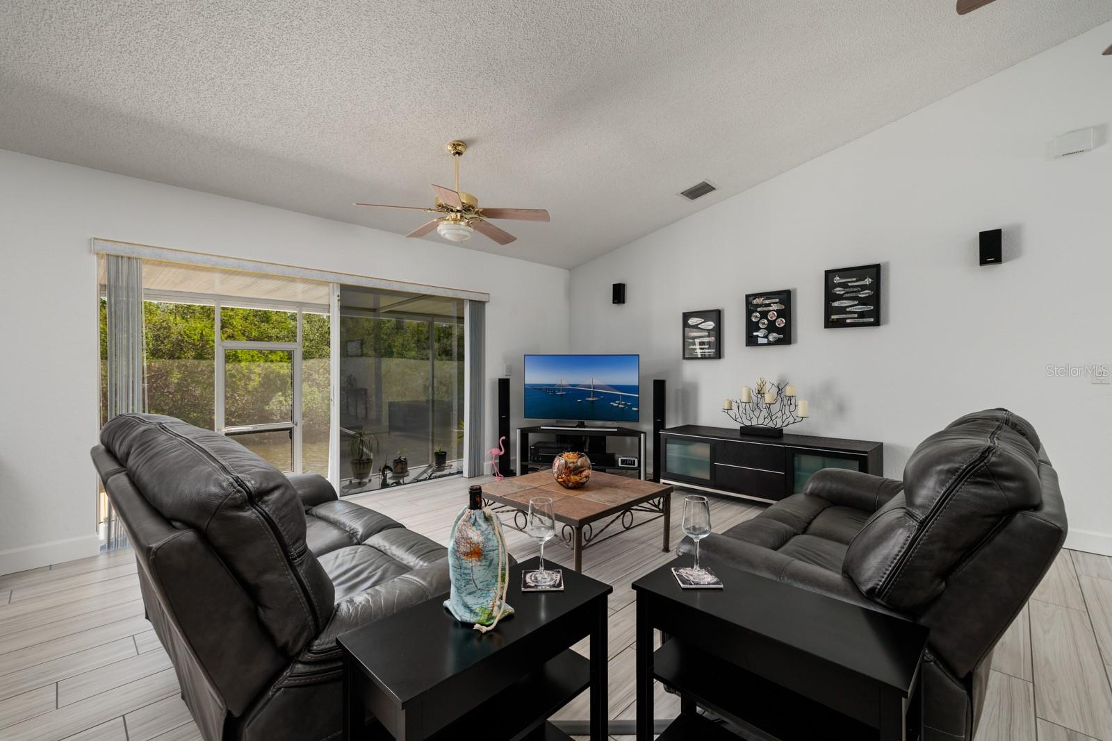 9409 SUN ISLE DR NE, ST PETERSBURG, FL, 33702