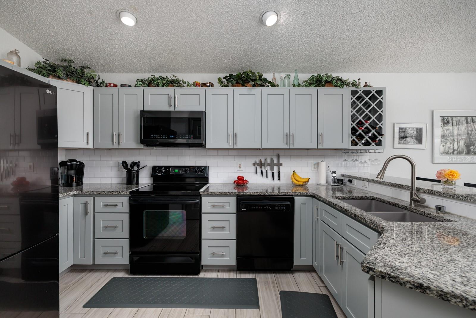 9409 SUN ISLE DR NE, ST PETERSBURG, FL, 33702