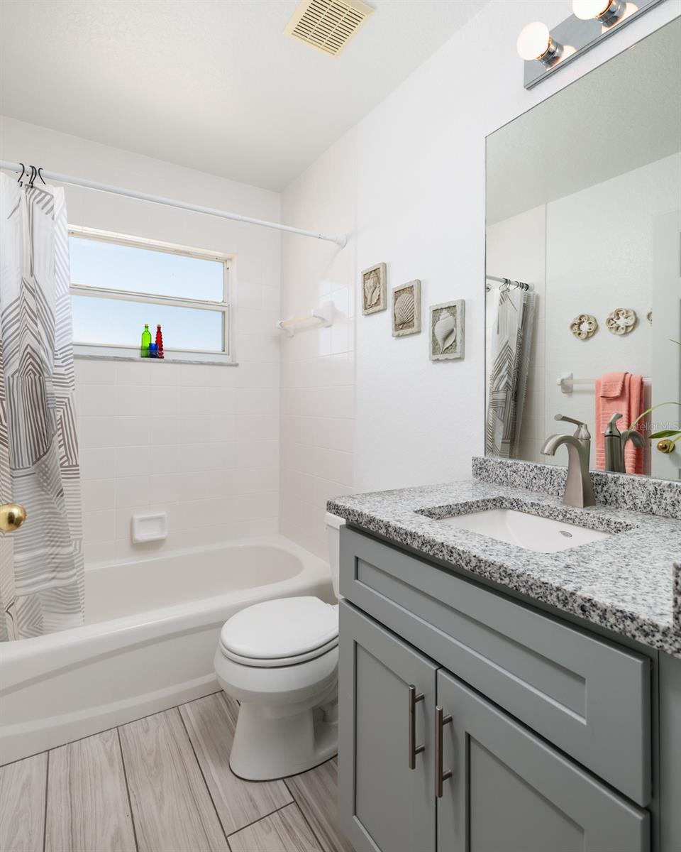 9409 SUN ISLE DR NE, ST PETERSBURG, FL, 33702