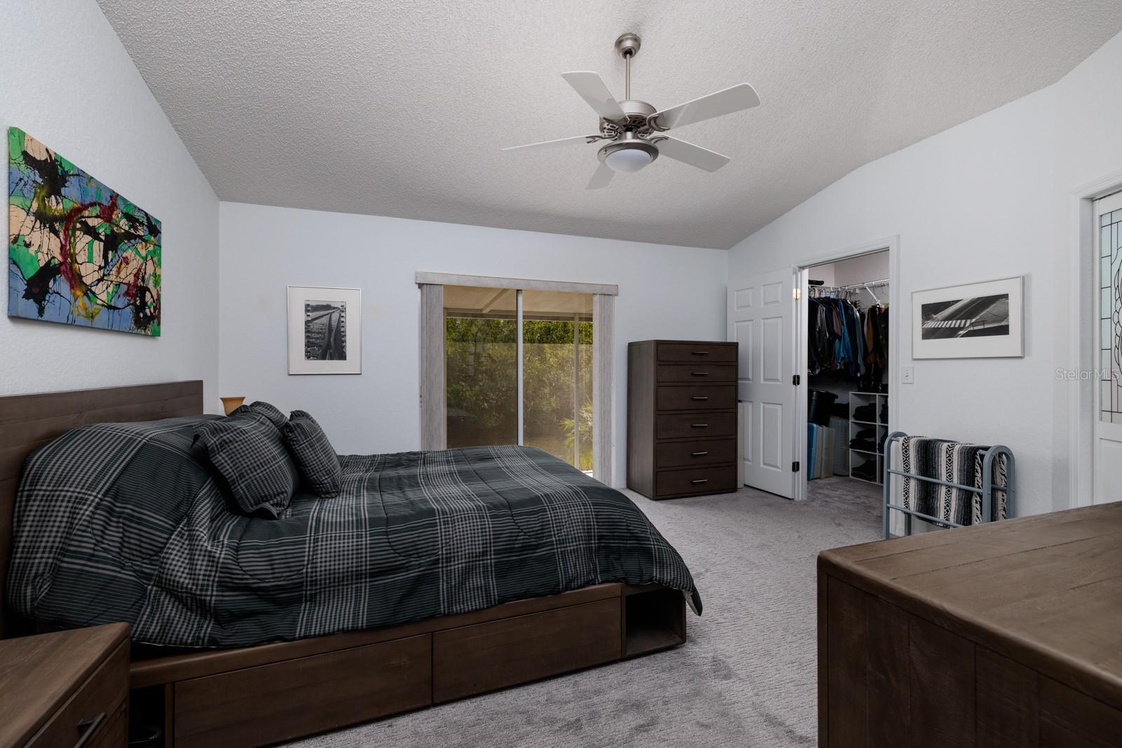 9409 SUN ISLE DR NE, ST PETERSBURG, FL, 33702