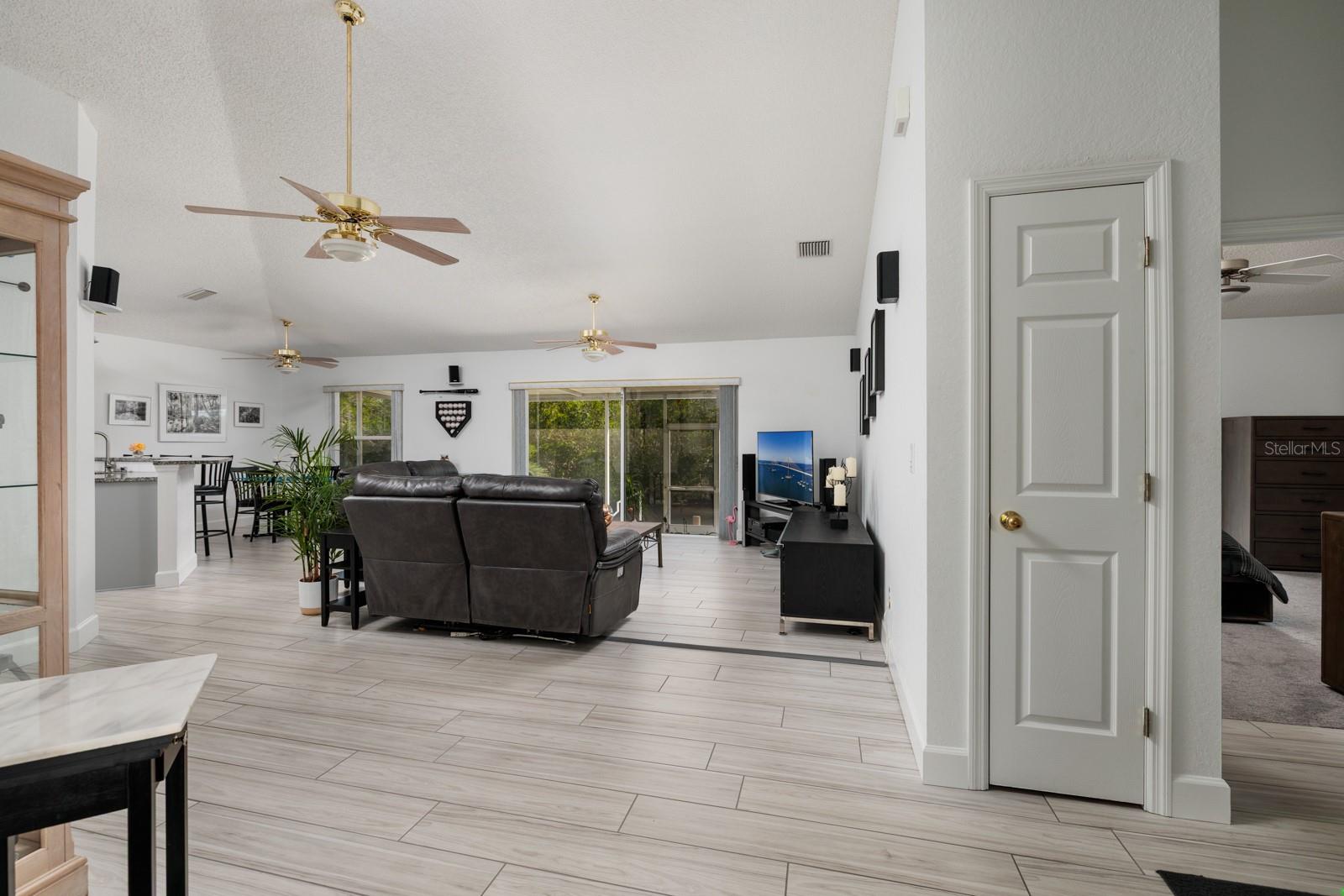 9409 SUN ISLE DR NE, ST PETERSBURG, FL, 33702