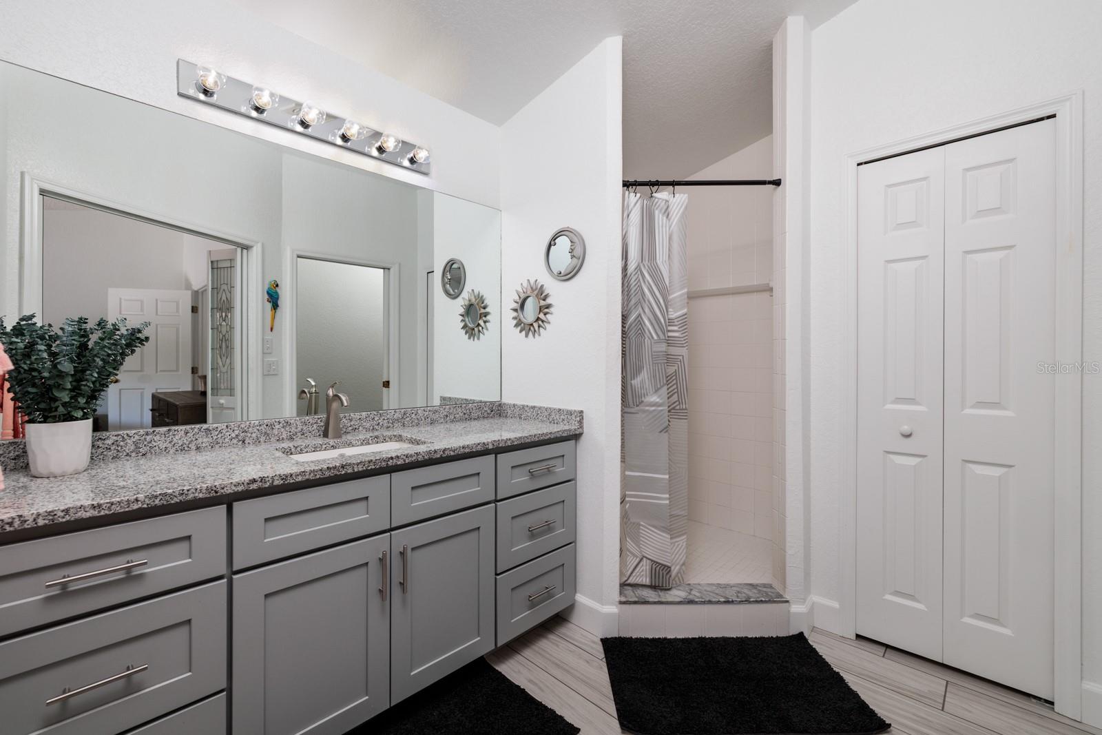 9409 SUN ISLE DR NE, ST PETERSBURG, FL, 33702