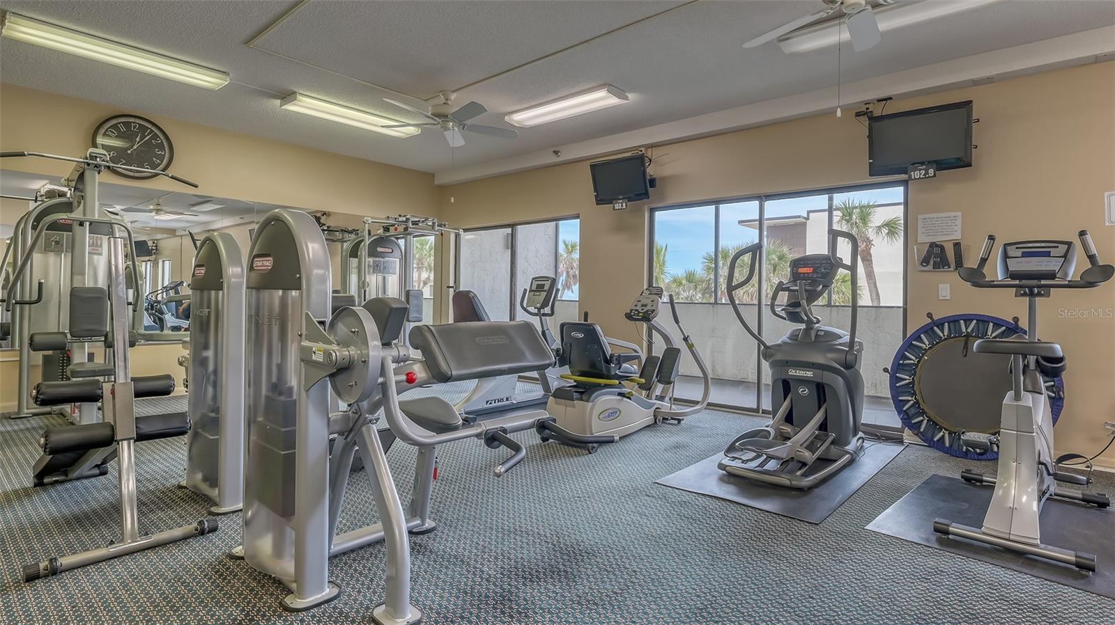 1104 BENJAMIN FRANKLIN DR #519, SARASOTA, FL, 34236