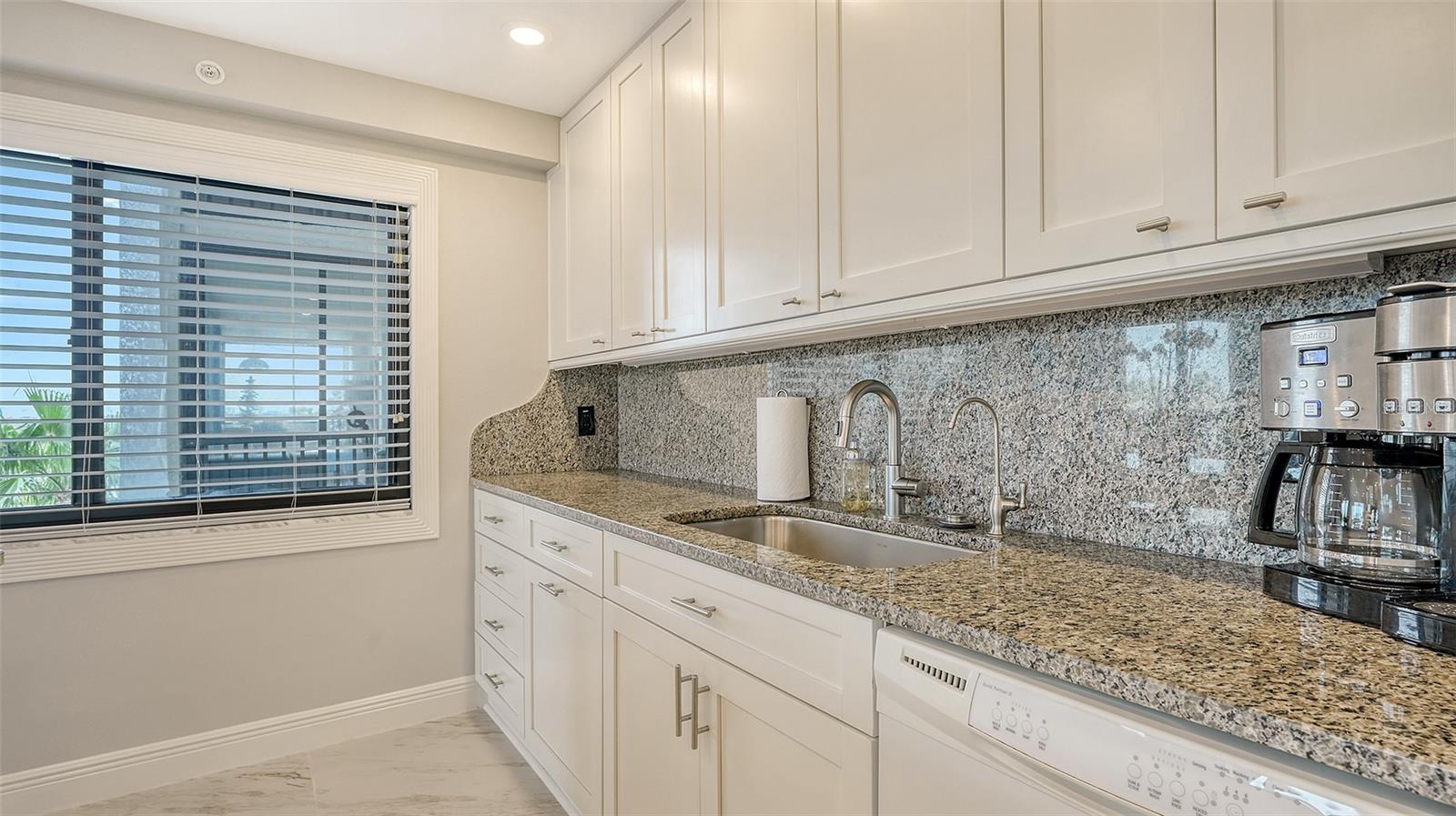 1104 BENJAMIN FRANKLIN DR #519, SARASOTA, FL, 34236