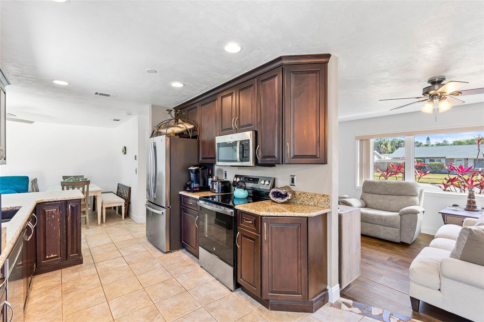 2944 CARRIAGE DR, SOUTH DAYTONA, FL, 32119