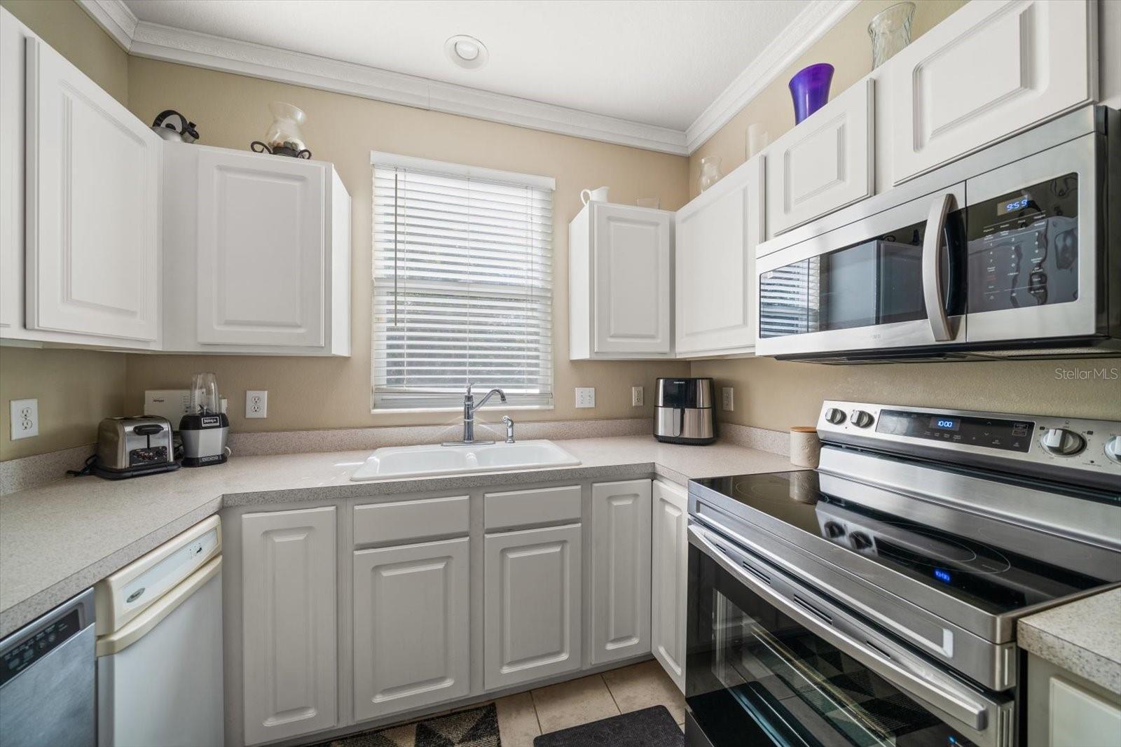 12346 COUNTRY WHITE CIR, TAMPA, FL, 33635