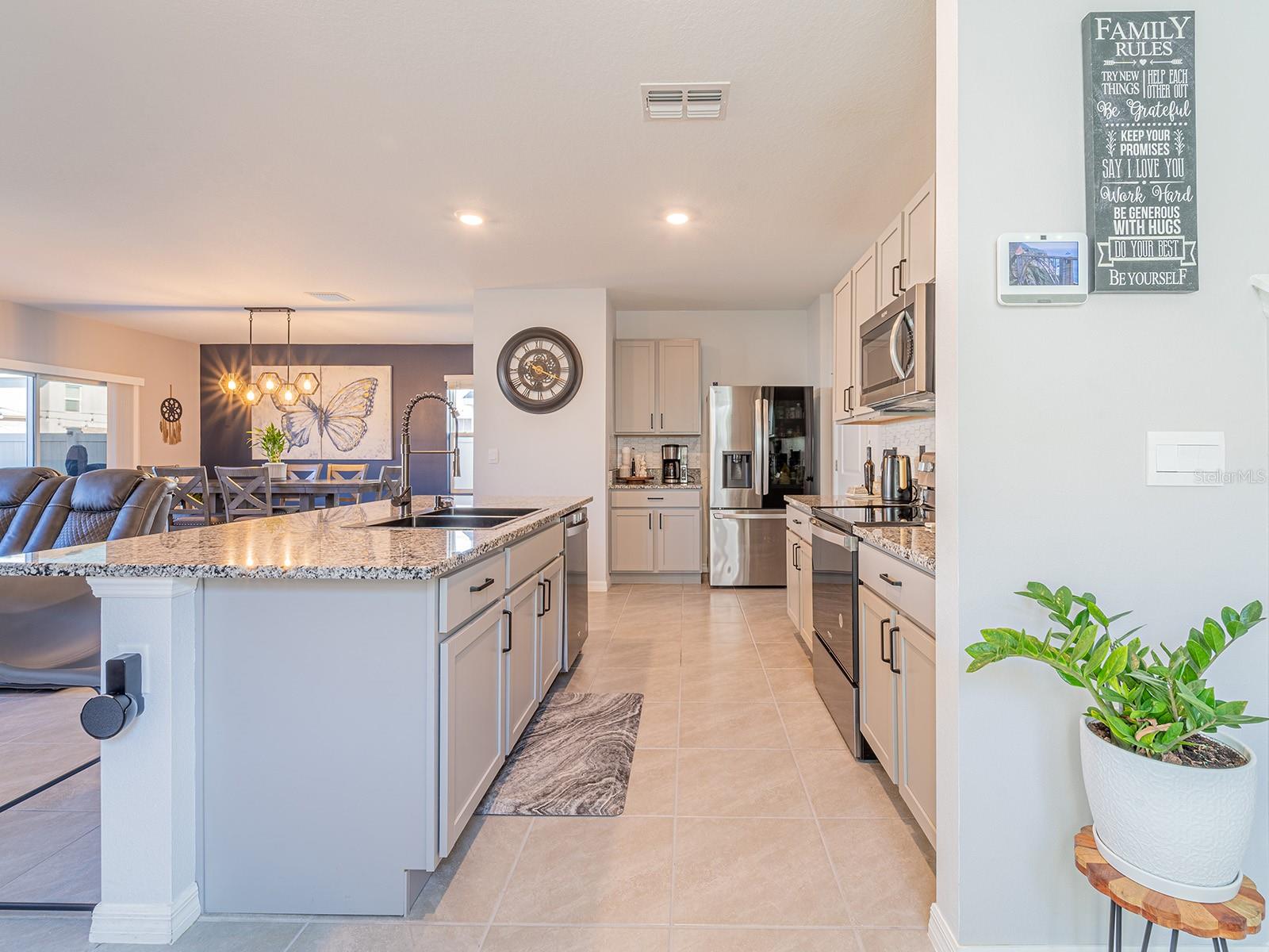 5571 BIRCH RIVER TRL, WESLEY CHAPEL, FL, 33545