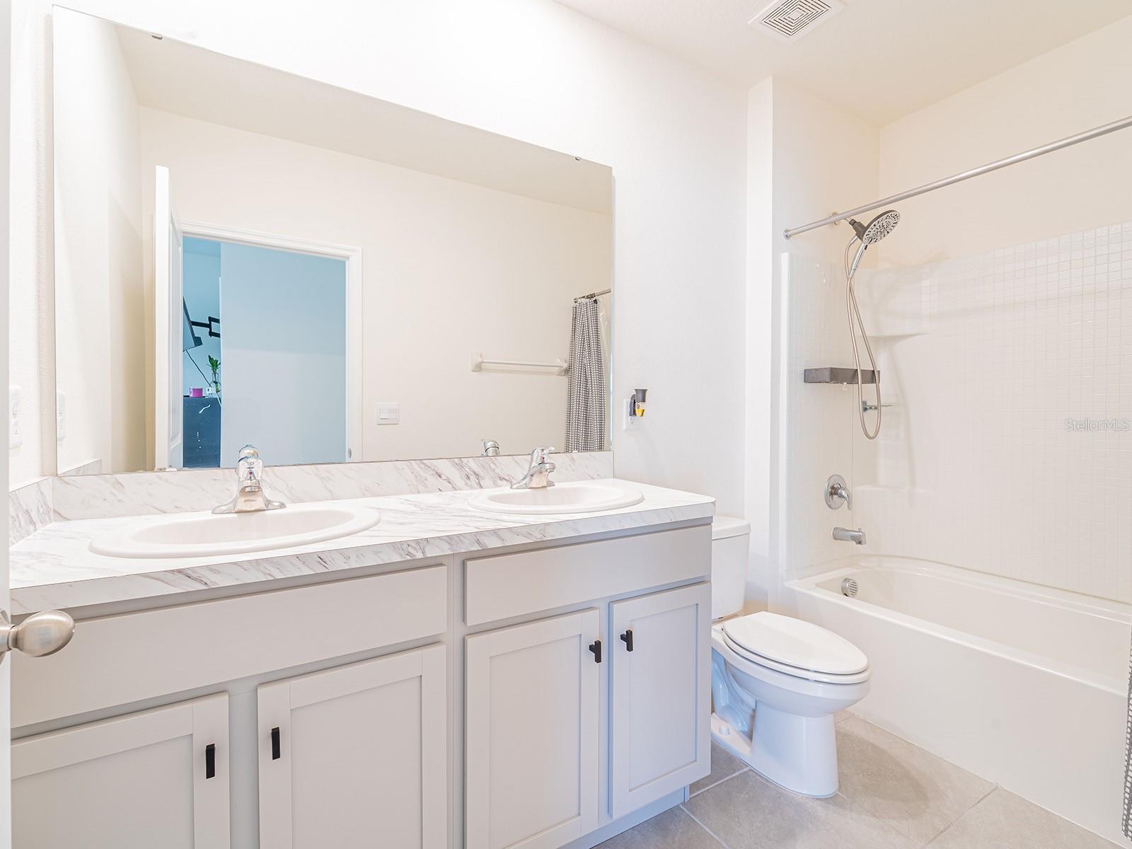 5571 BIRCH RIVER TRL, WESLEY CHAPEL, FL, 33545