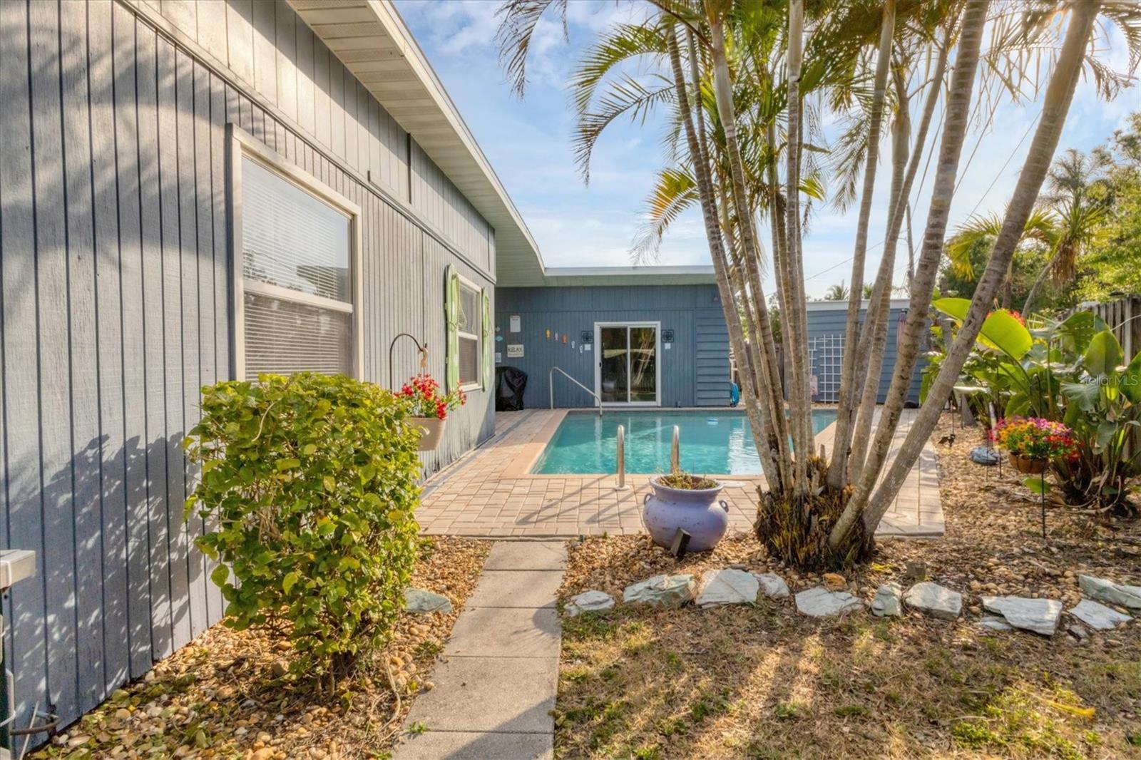 1320 MAGELLAN DR, SARASOTA, FL, 34243