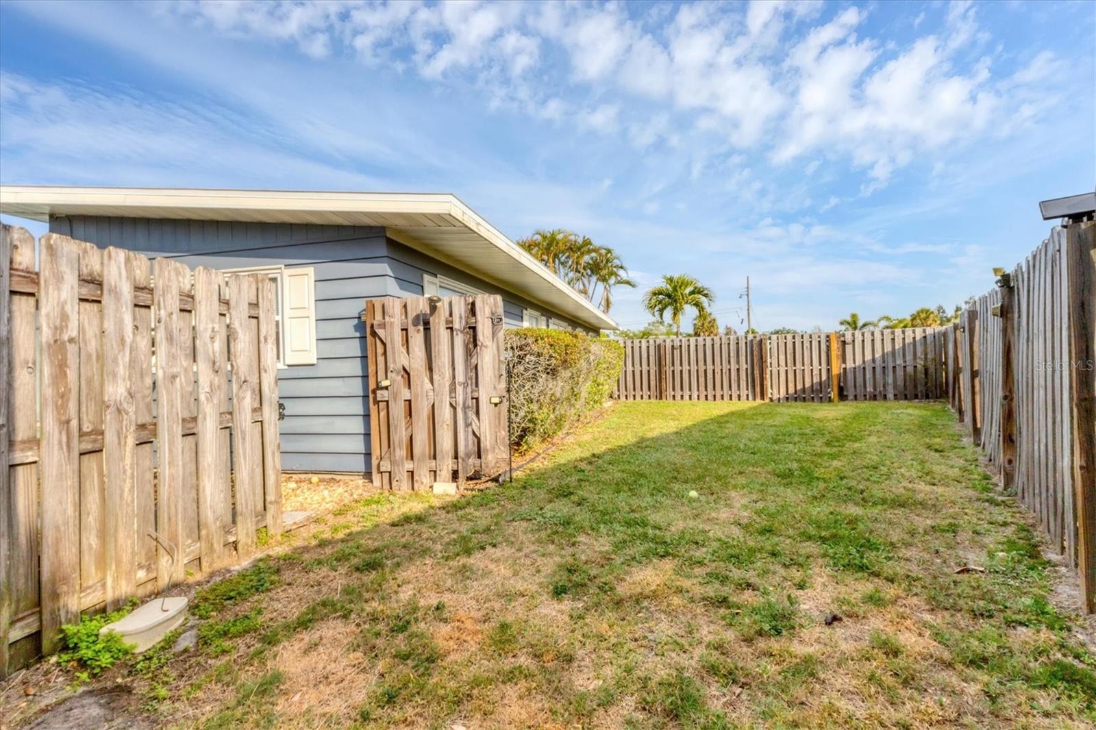 1320 MAGELLAN DR, SARASOTA, FL, 34243