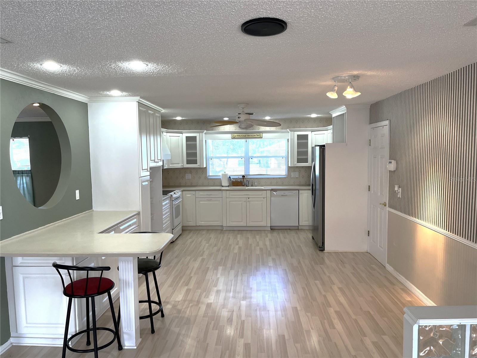 1320 MAGELLAN DR, SARASOTA, FL, 34243