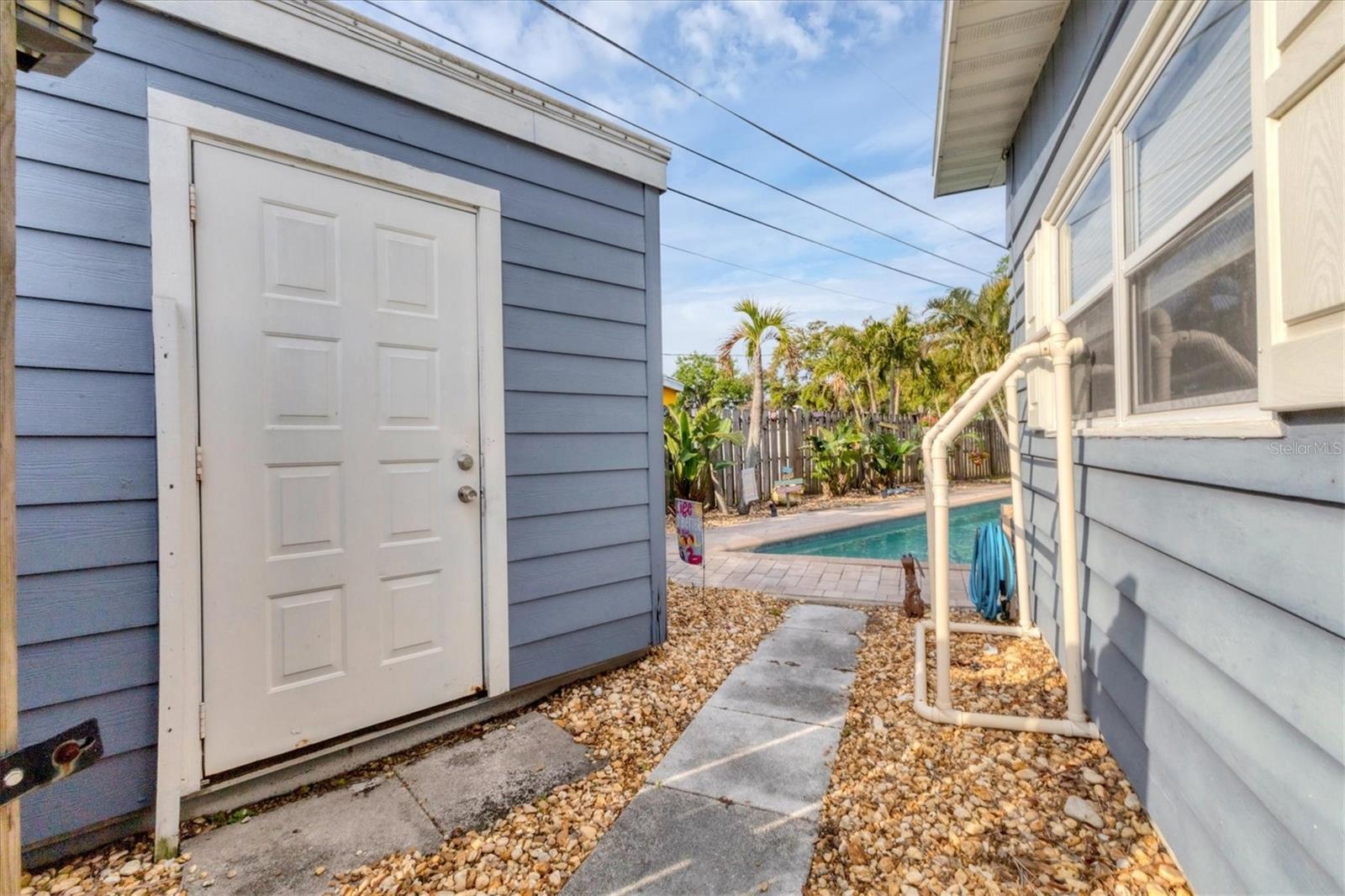 1320 MAGELLAN DR, SARASOTA, FL, 34243