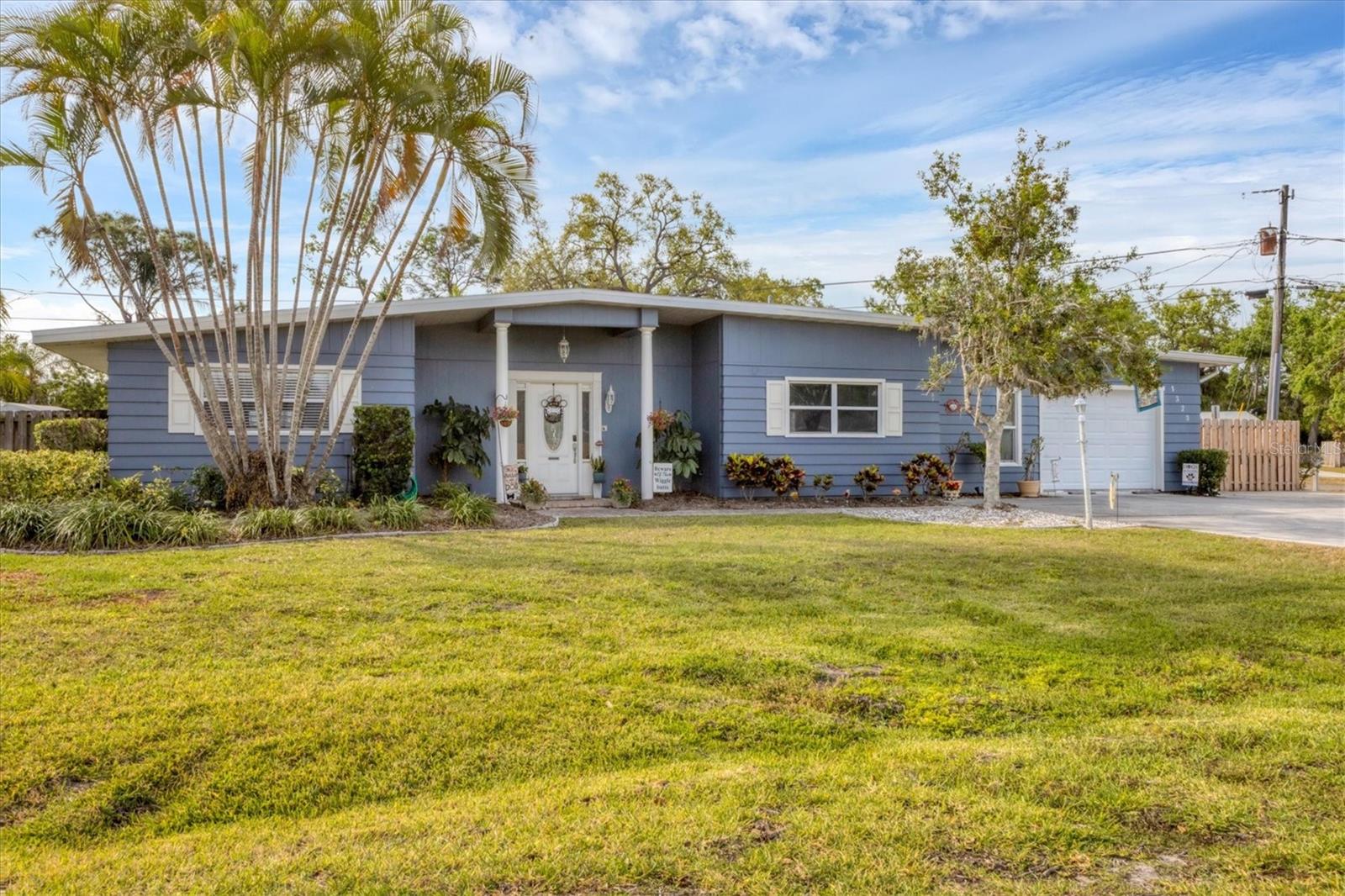 1320 MAGELLAN DR, SARASOTA, FL, 34243